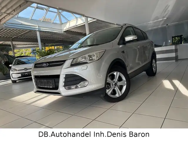 Ford Kuga Trend Automatik AHK PDC SHZ Alu