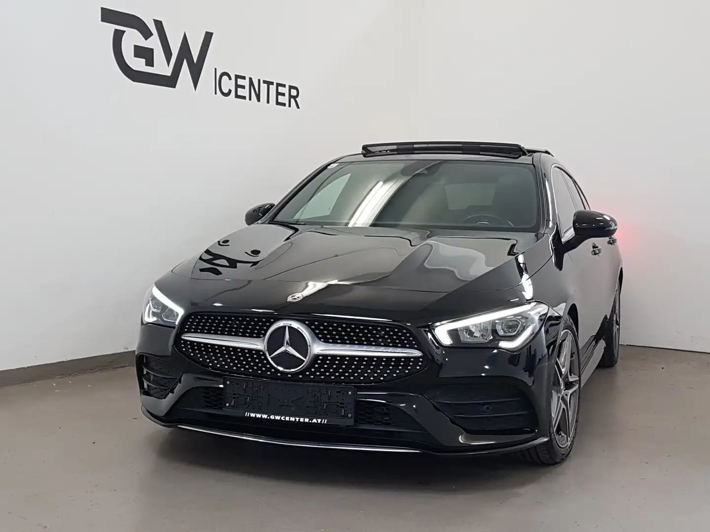 Mercedes-Benz CLA 220 d Shooting Brake 4Matic AMG Line Panorama Schwarz - 1
