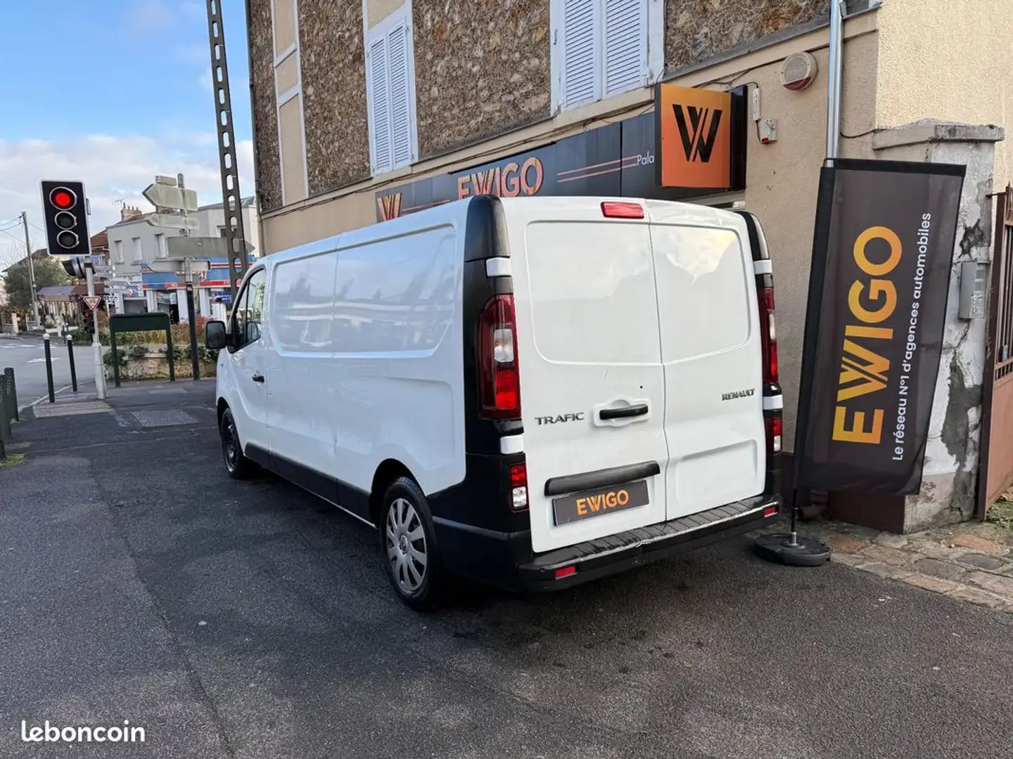 Renault Trafic vu fourgon 2.0 dci 120 l2h1 grand confort prix ttc entretien constructeur Blanc - 2