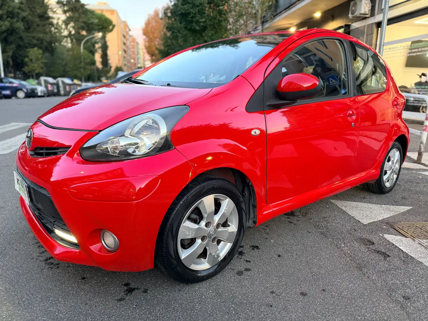 Toyota Aygo RESTYLING 5p 1.0 68cv Euro 5 Tagliando + GARANZIA Rosso - 1