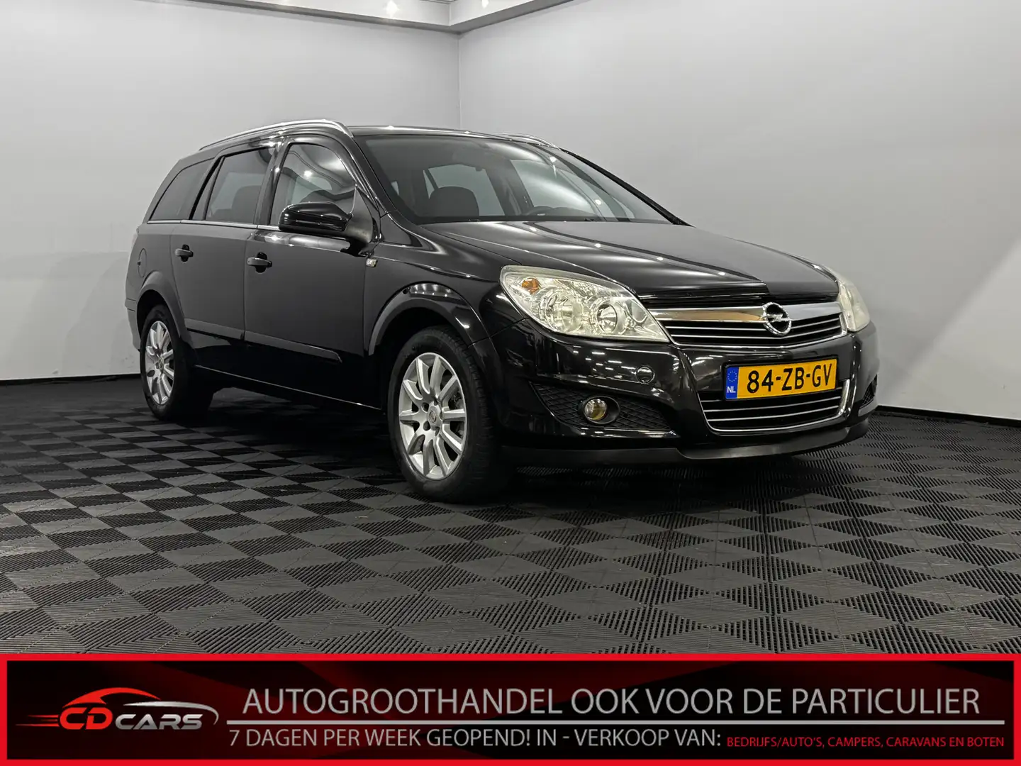 Opel Astra Wagon 1.6 Cosmo Leder, Navi, Stoelverwarming, Clim Zwart - 1