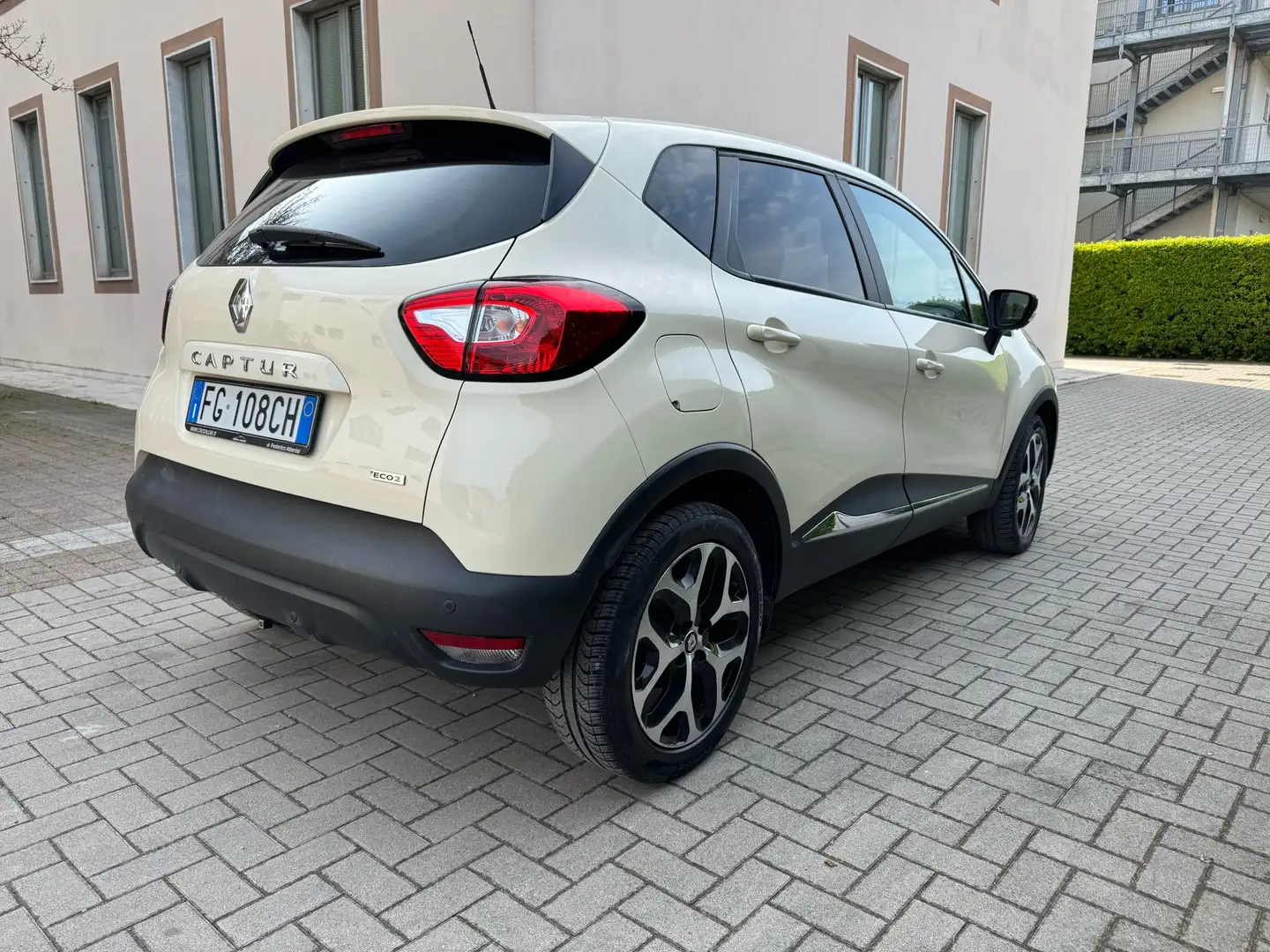 Renault Captur 1.5 dci (Eco2) 90cv edc Beige - 2