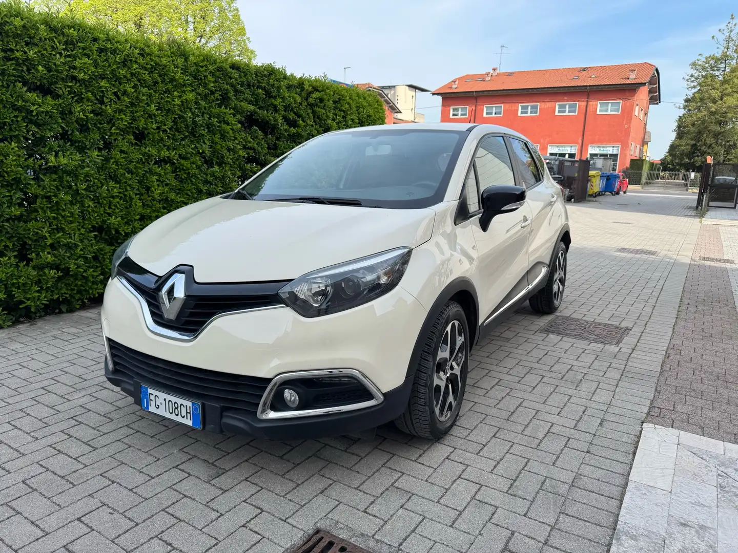 Renault Captur 1.5 dci (Eco2) 90cv edc Beige - 1
