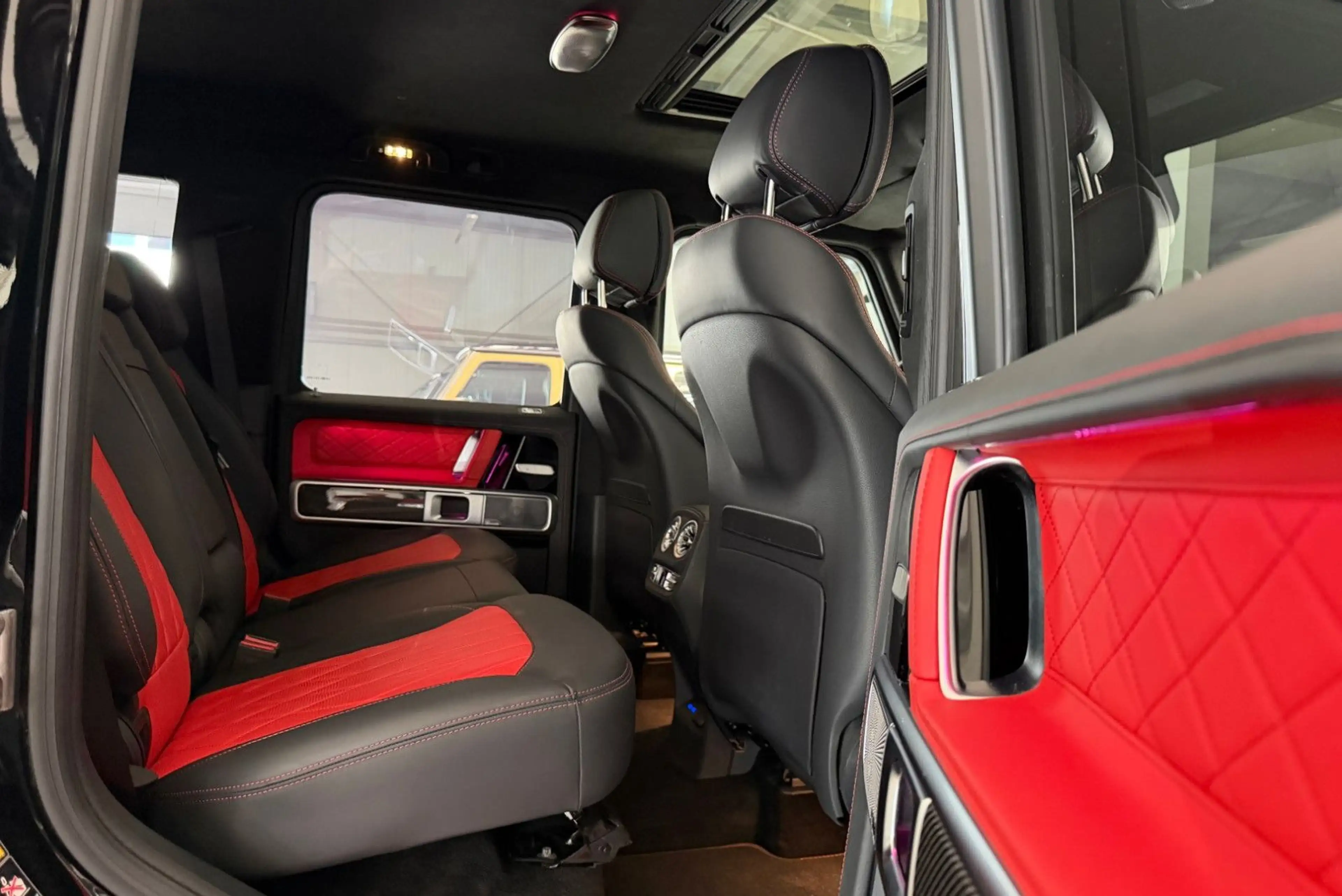 Mercedes-Benz G 63 AMG Facelift / Superior Line / Night Pack — photo 4