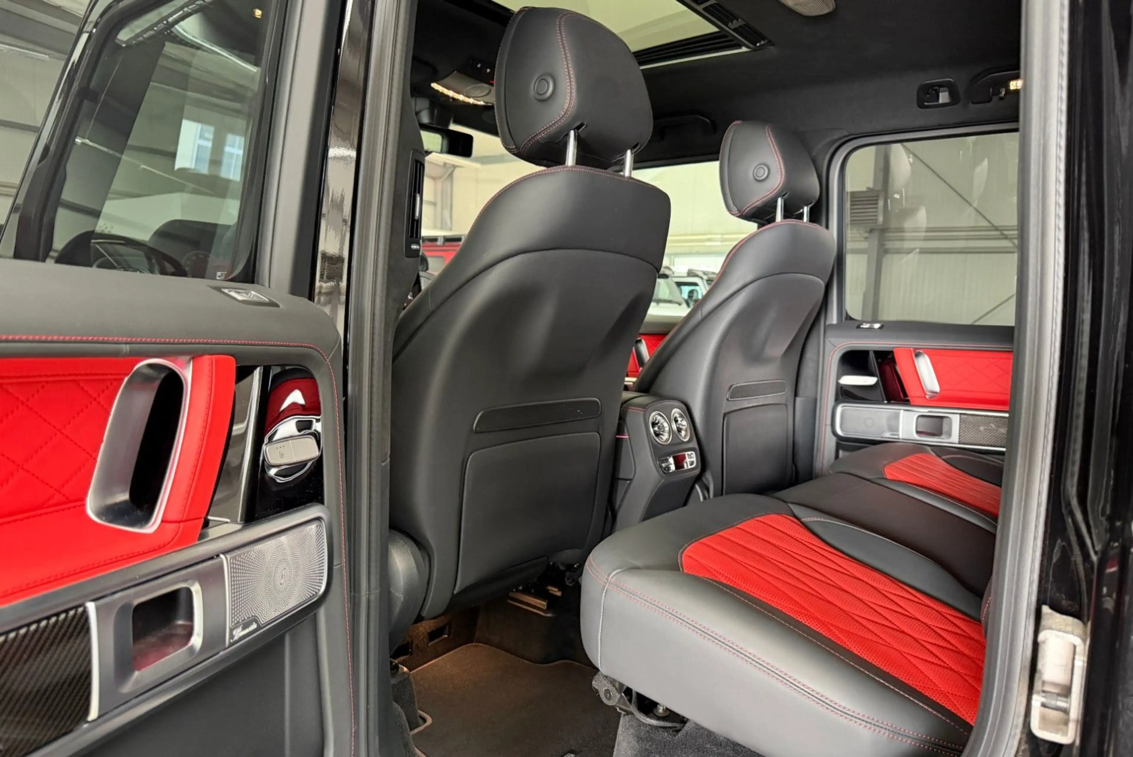 Mercedes-Benz G 63 AMG Facelift / Superior Line / Night Pack — photo 14