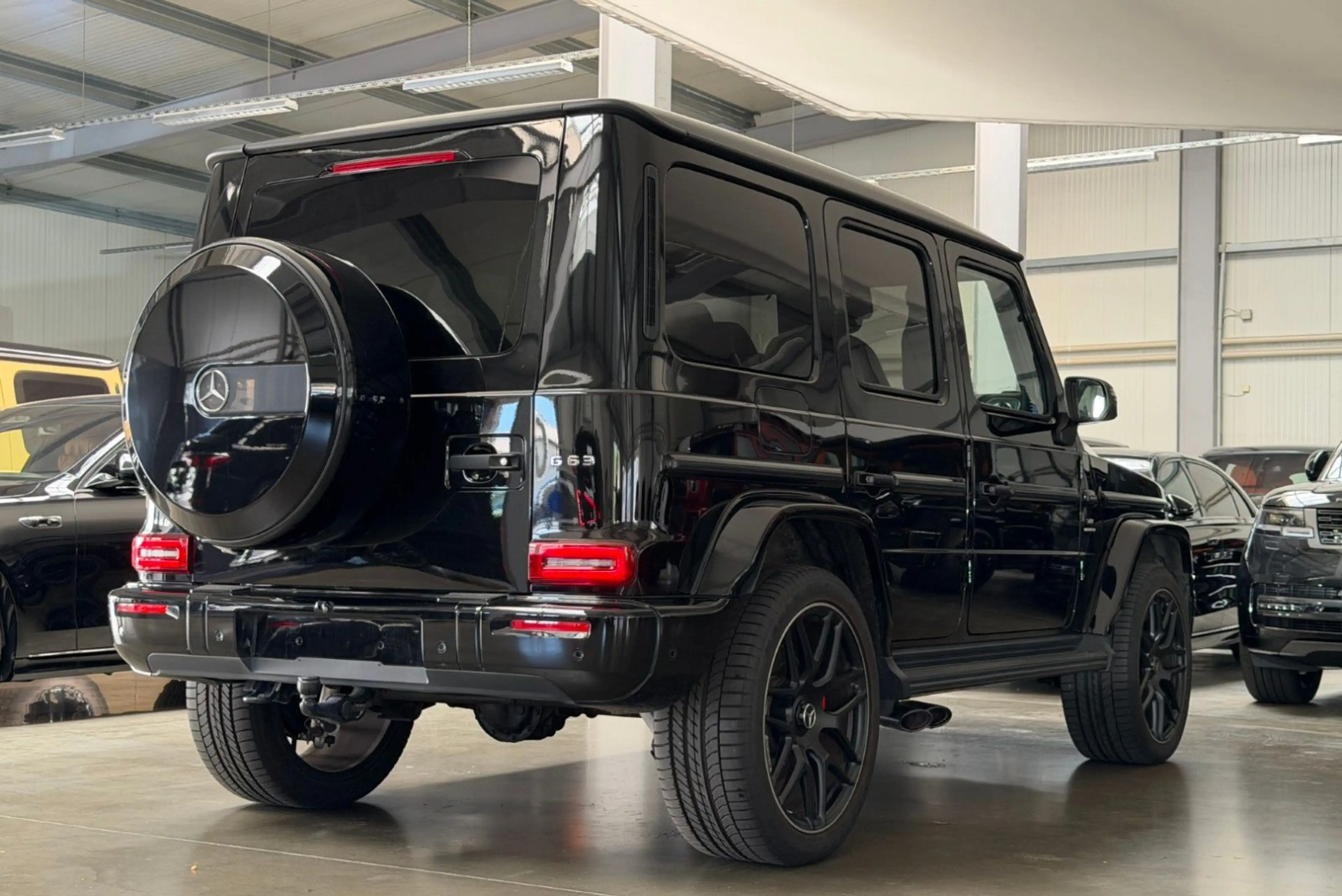 Mercedes-Benz G 63 AMG Facelift / Superior Line / Night Pack — photo 15