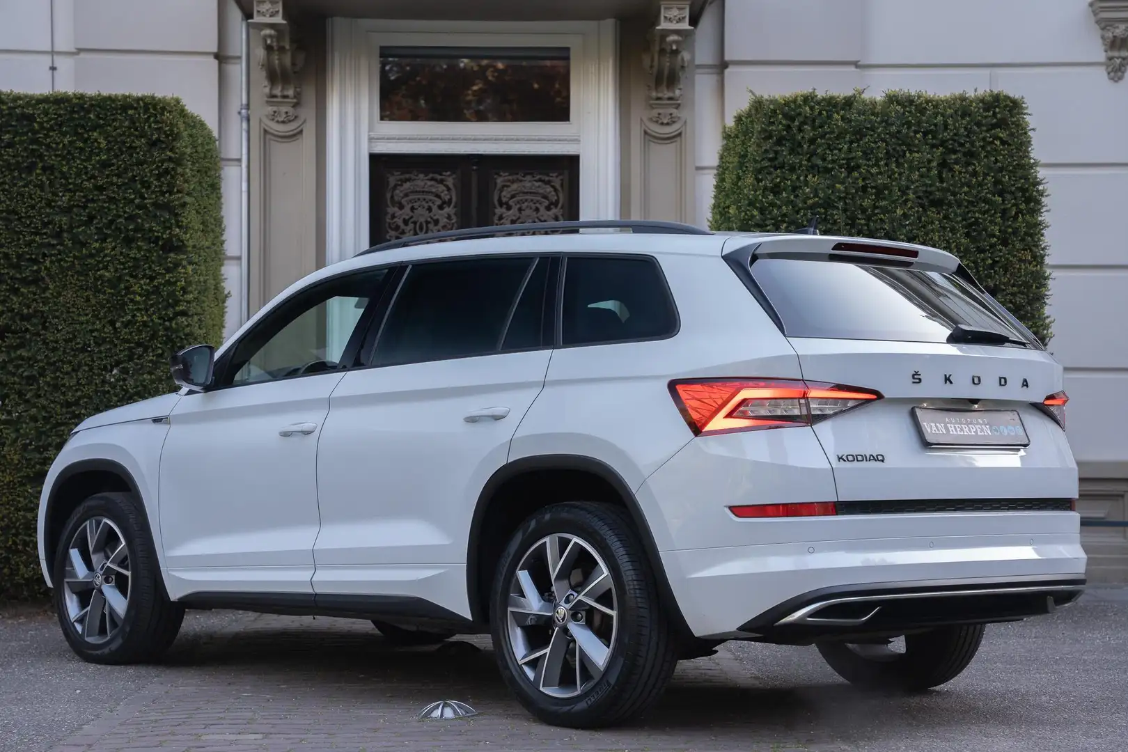 Skoda Kodiaq 1.5 TSI Sportline Business Trekhaak | Adaptive | K Blanc - 2
