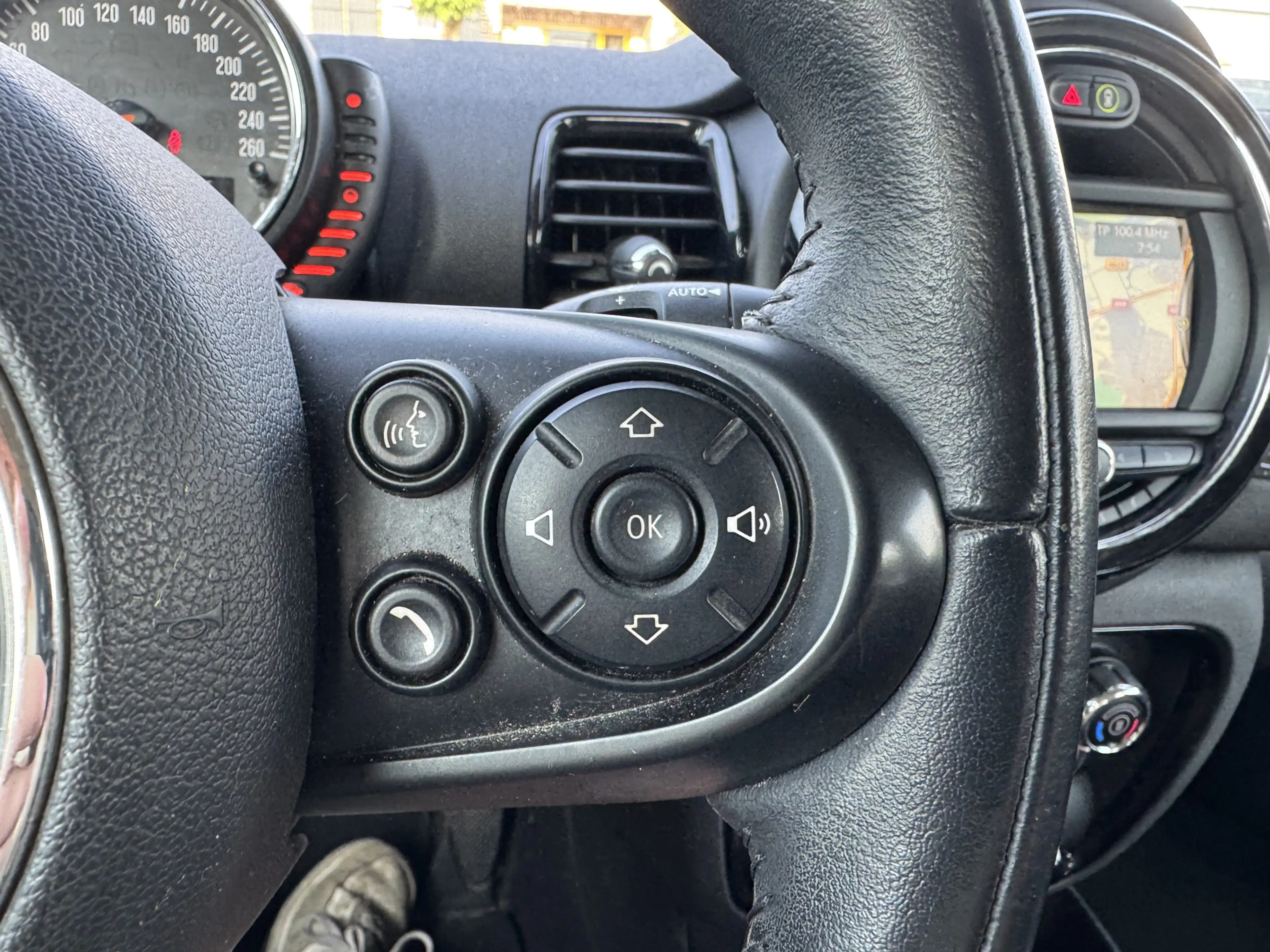 MINI One D Clubman 1.5 Business — photo 12