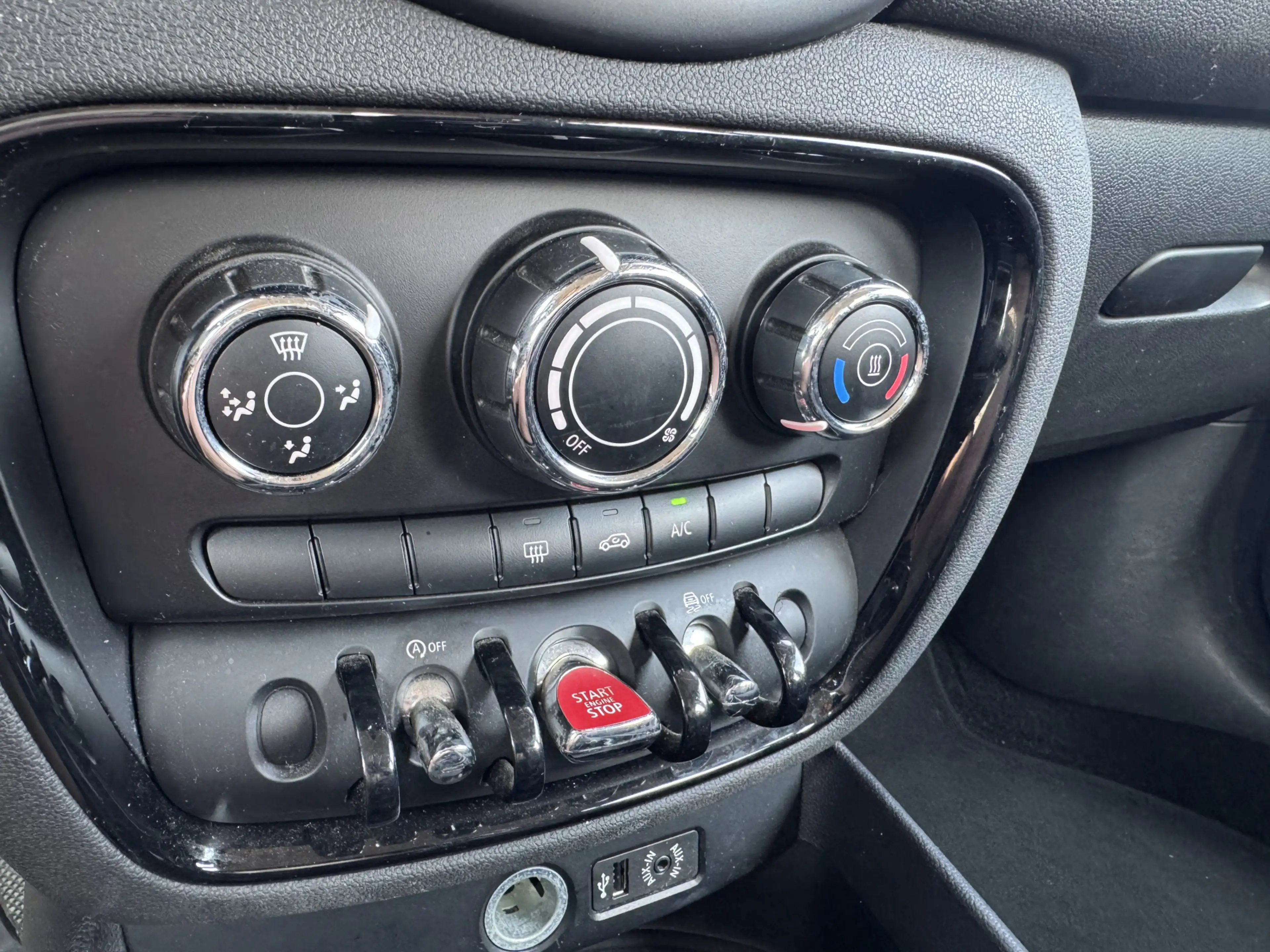 MINI One D Clubman 1.5 Business — photo 11