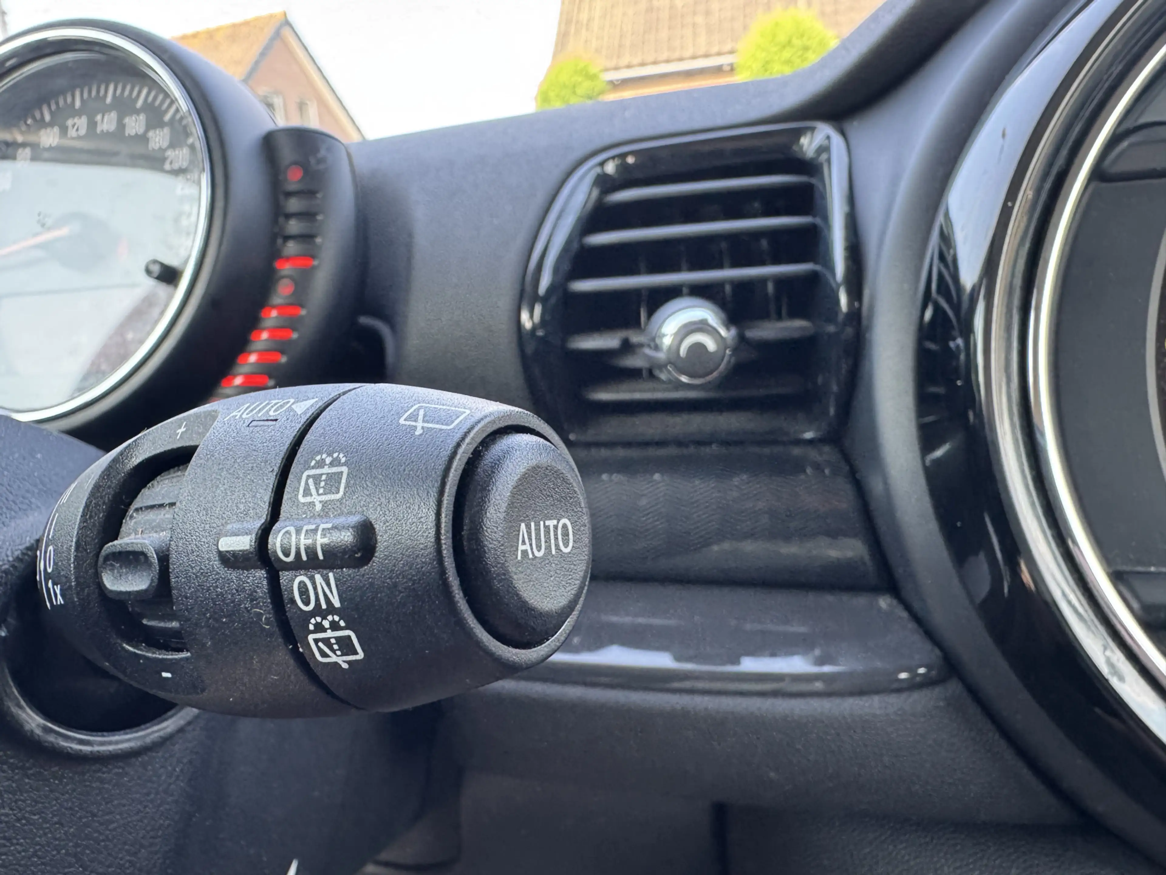 MINI One D Clubman 1.5 Business — photo 15