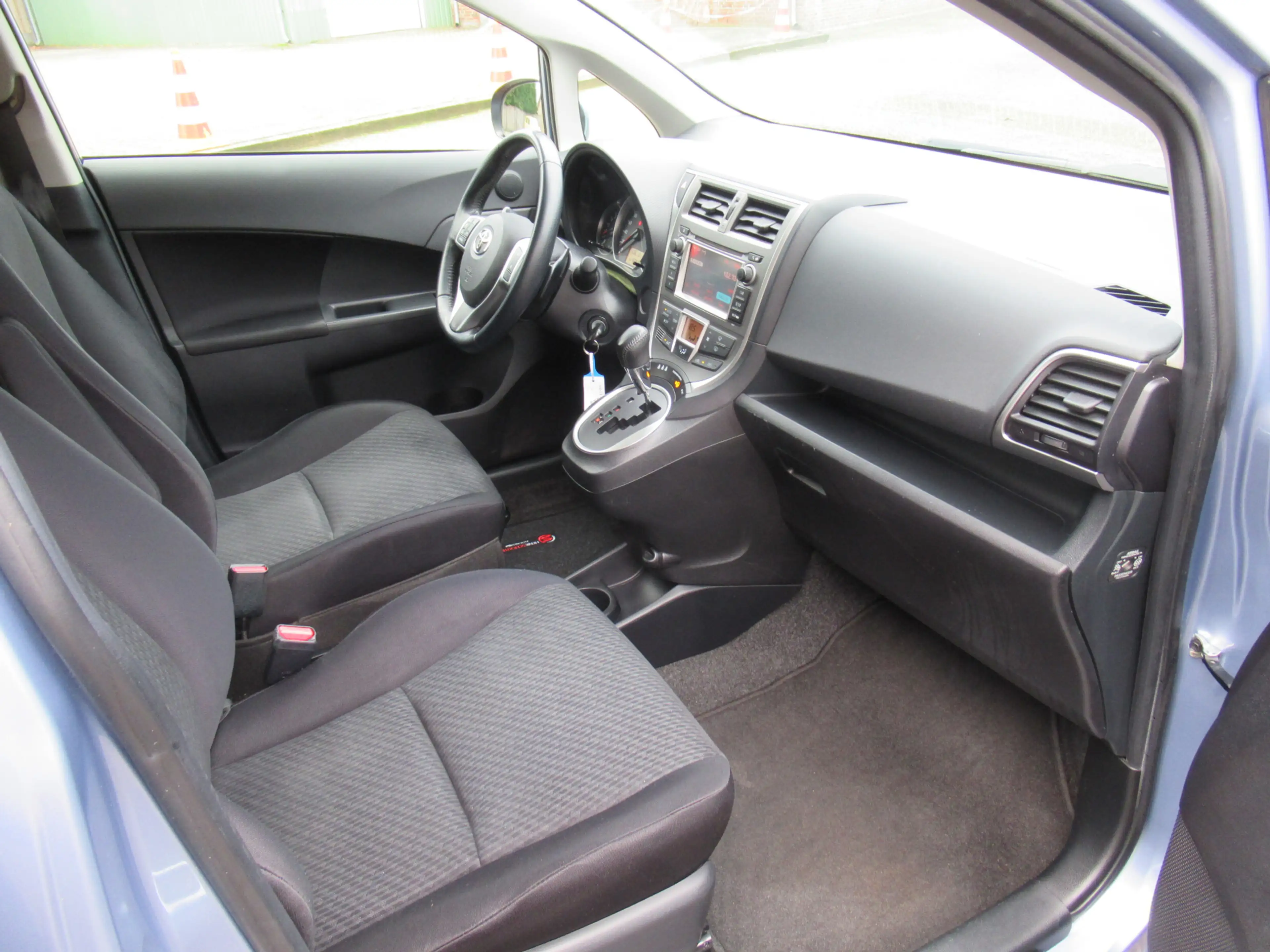 Toyota Verso-S 1.3 VVT-i Aspiration — photo 7