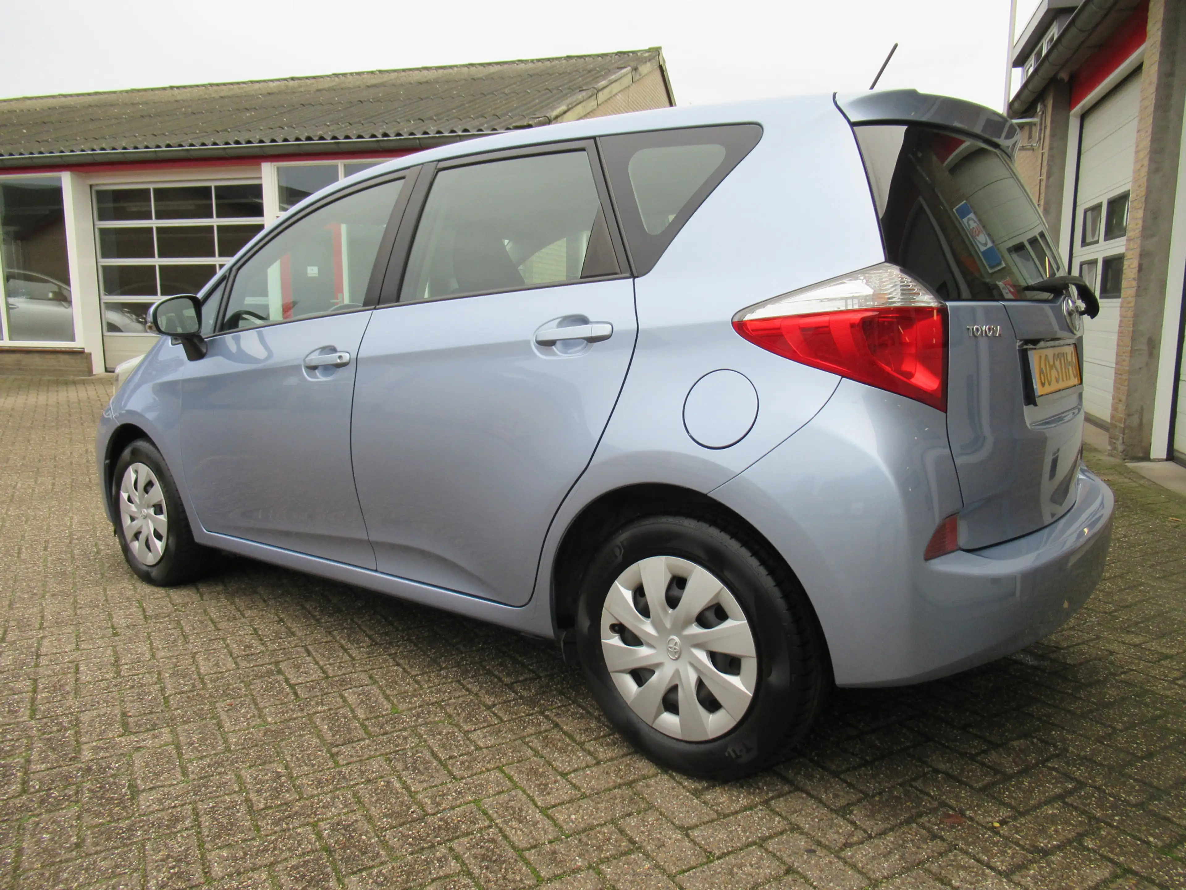 Toyota Verso-S 1.3 VVT-i Aspiration — photo 15