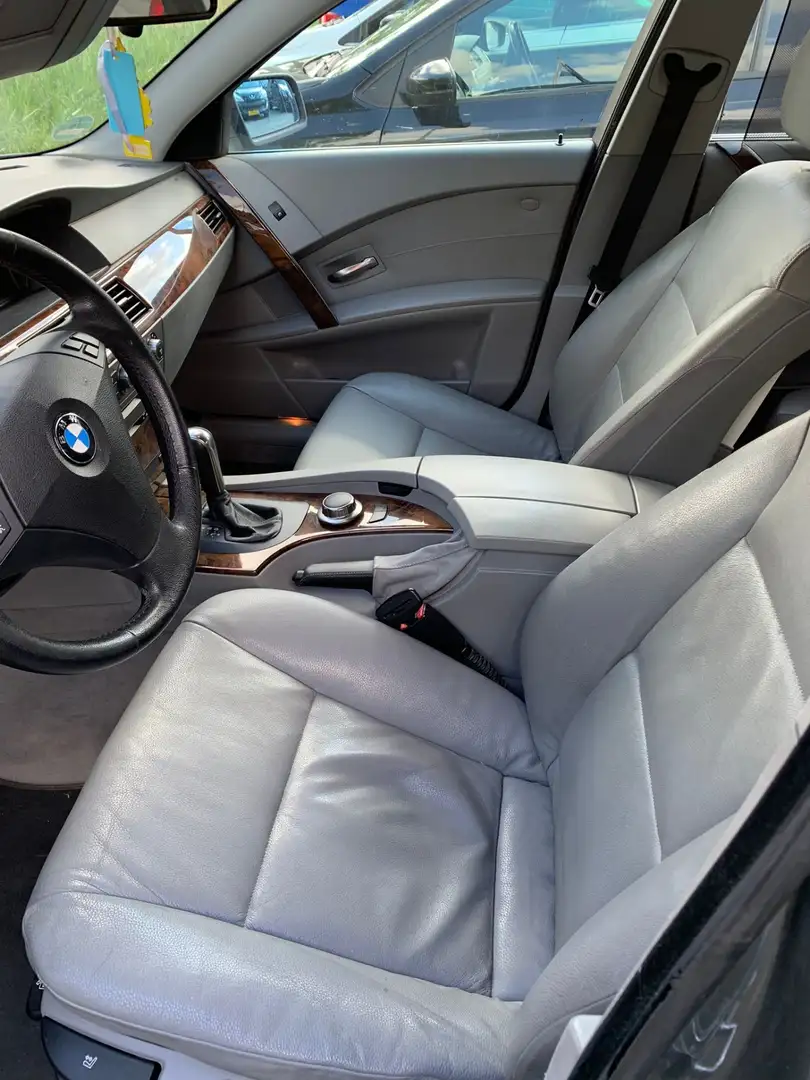 BMW 523 523i Executive Gri - 2