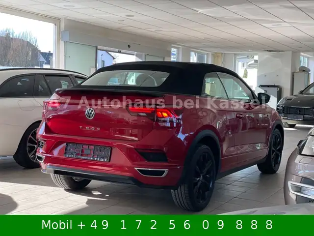 Volkswagen T-Roc view 3