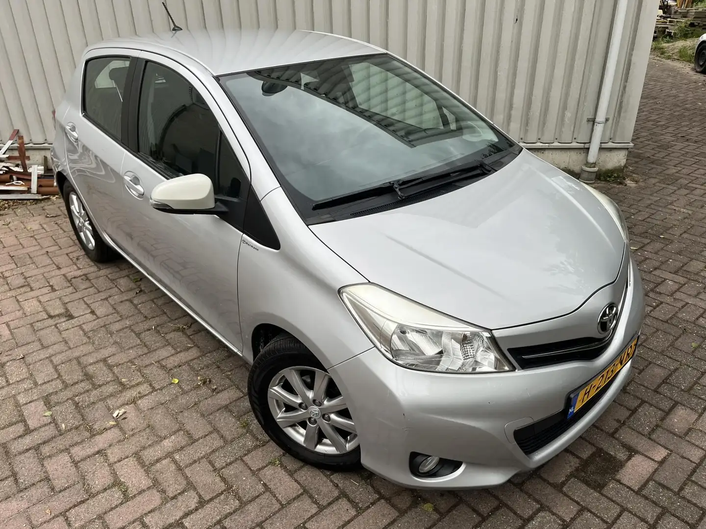Toyota Yaris 1.0 VVT-i Comfort Airco Navigatie Gri - 2
