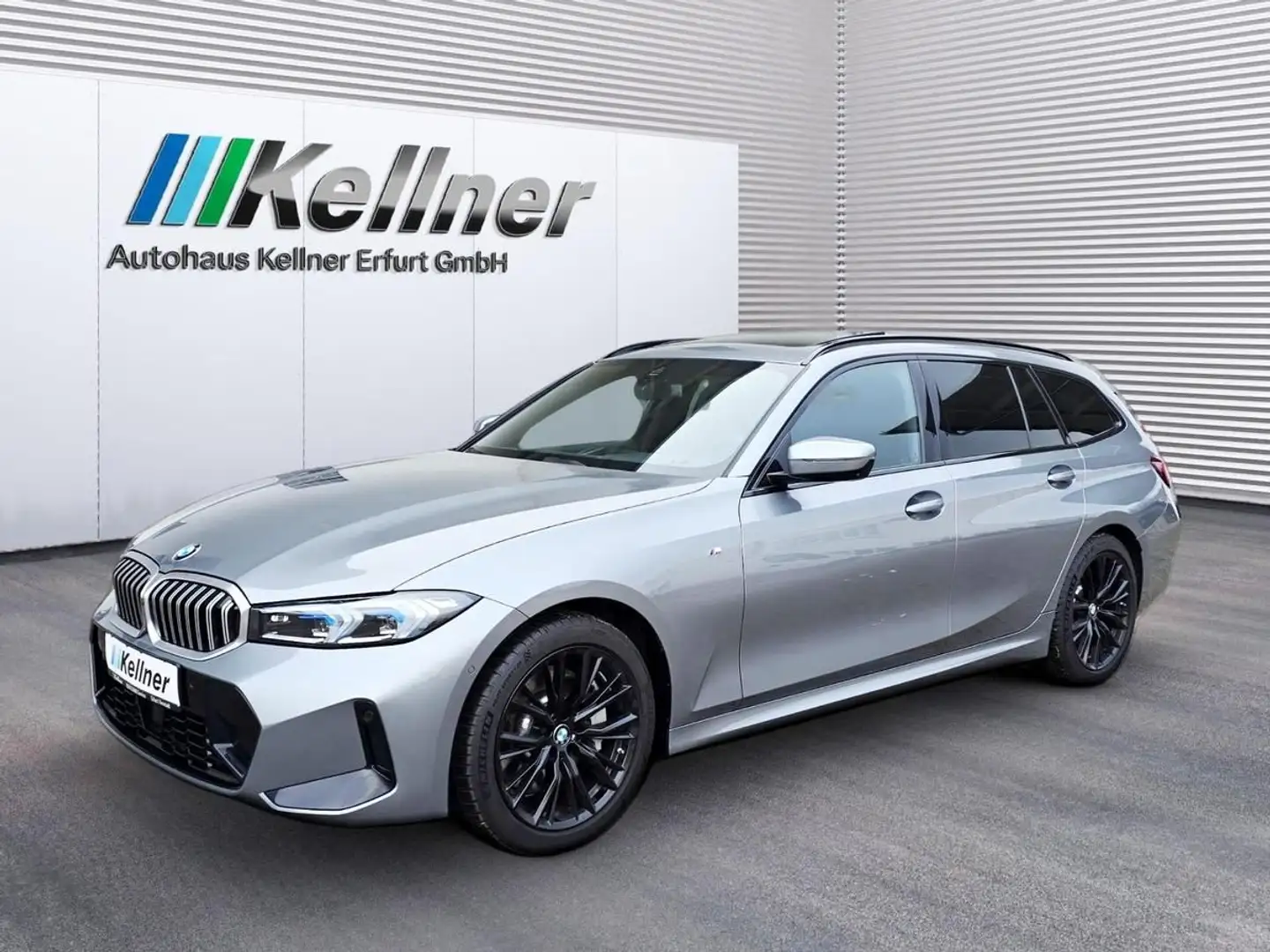 BMW 330 i xDr. Tour. M-Sport Head-Up+AHK+Pano+ACC+36 Gris - 2