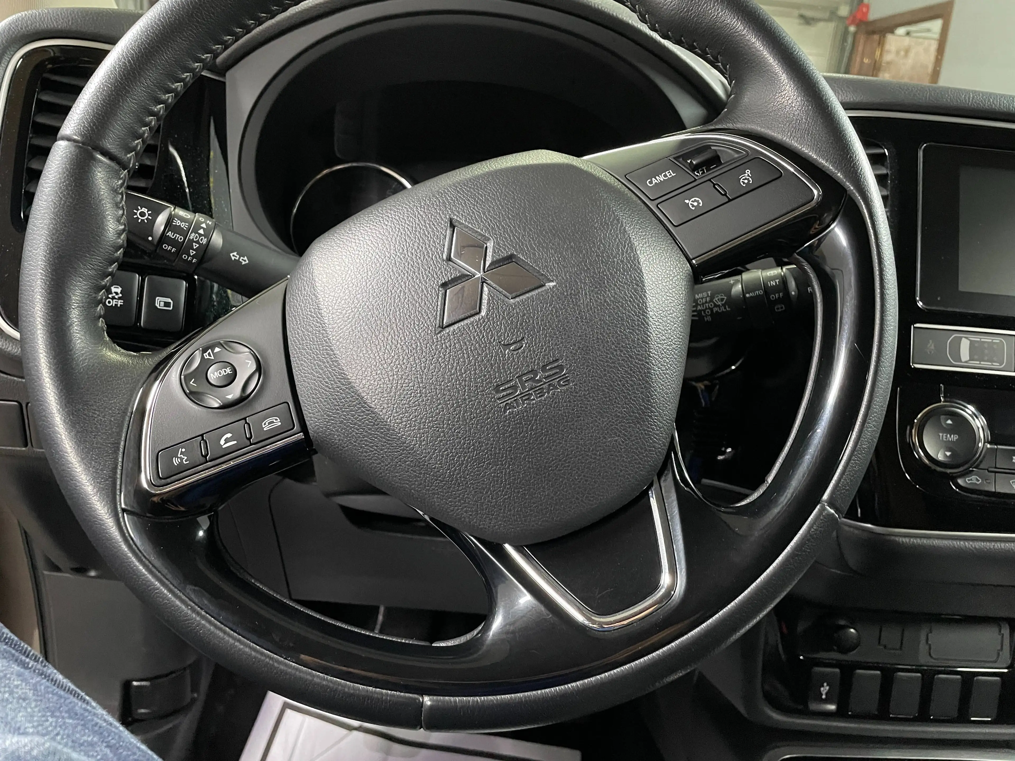 Mitsubishi Outlander Basis 2WD — photo 9