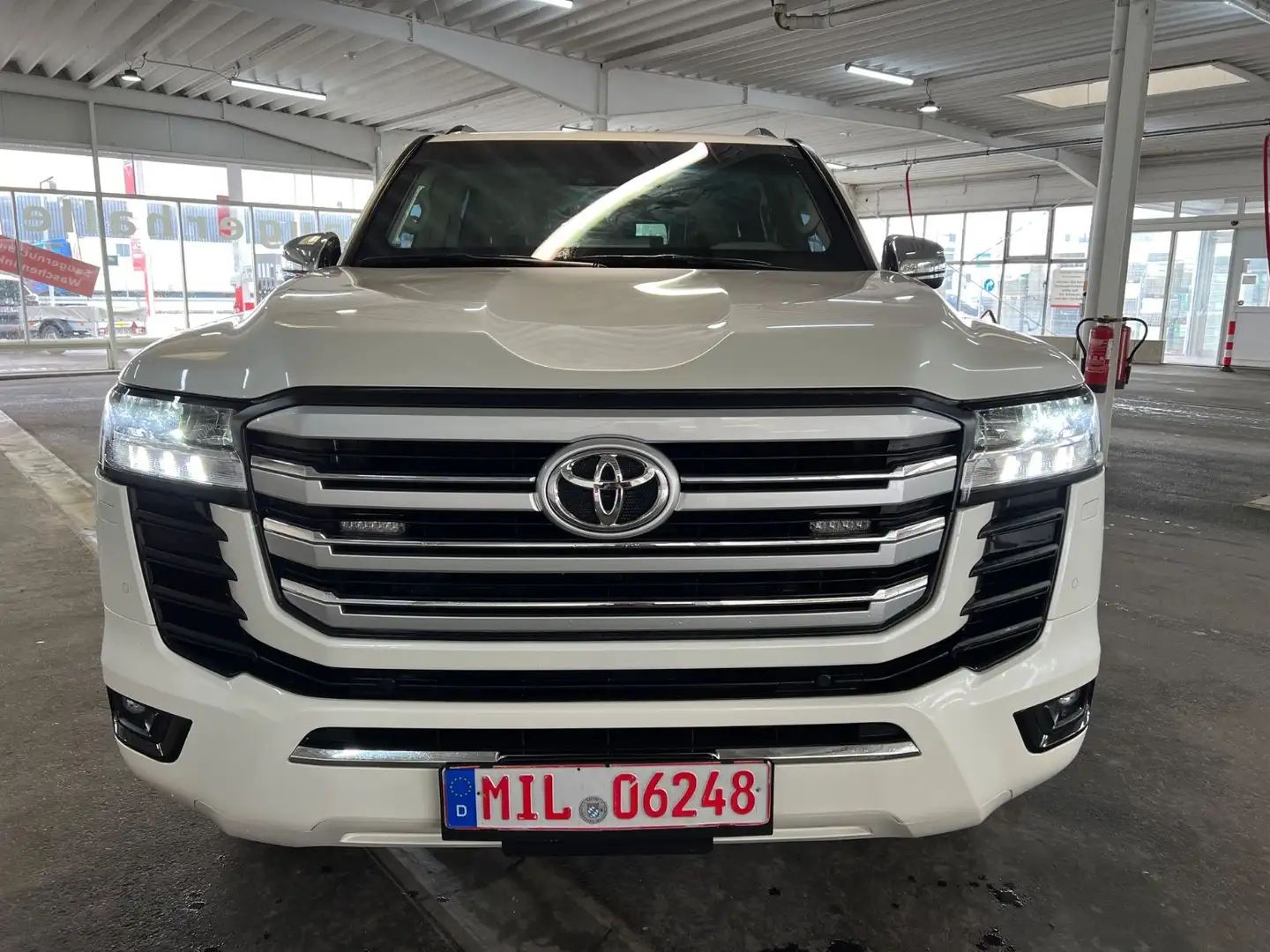 Toyota Land Cruiser 300*3.5 V6*ARMORED*GEPANZERT*B6/VR7 Weiß - 2