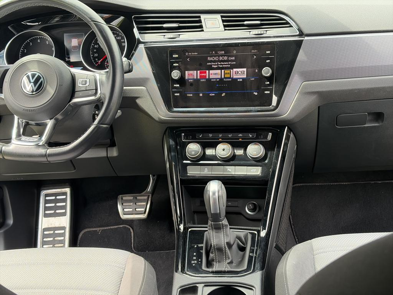 Volkswagen Touran 1.5 TSI DSG R-Line Black Style AHK, RFK, Navi.,... — photo 5