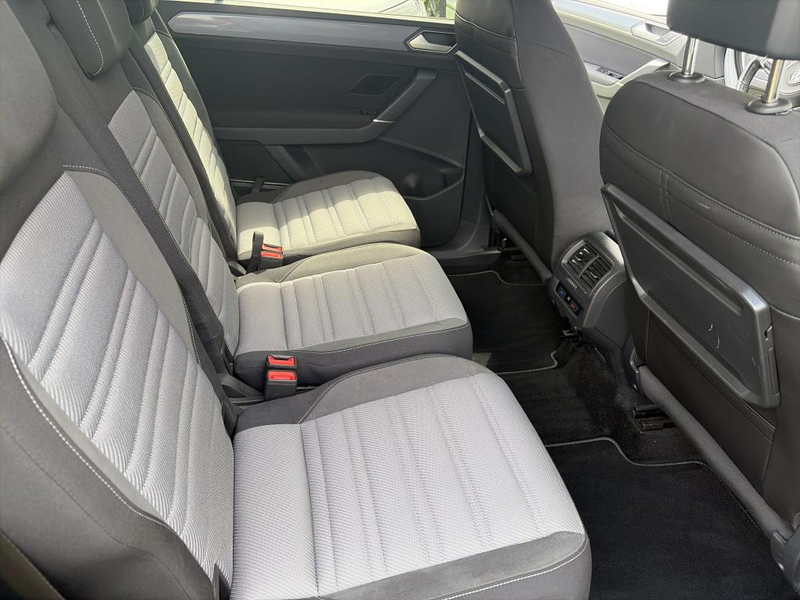 Volkswagen Touran 1.5 TSI DSG R-Line Black Style AHK, RFK, Navi.,... — photo 7