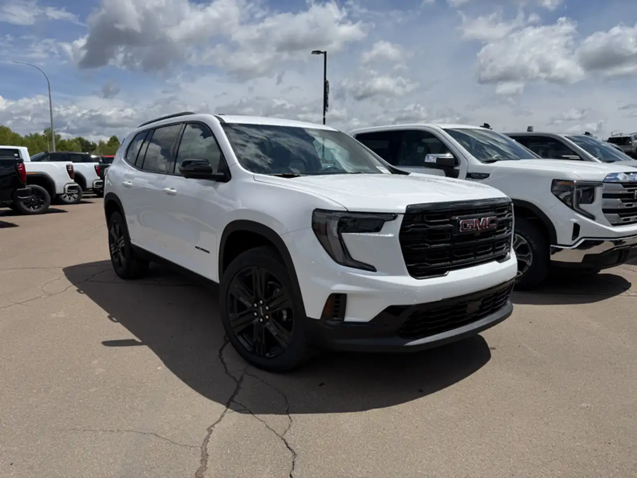 GMC Acadia снимка GMC Acadia