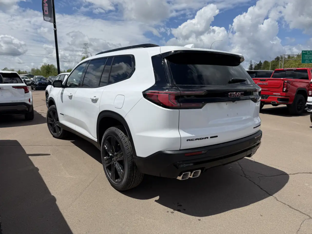 GMC Acadia снимка GMC Acadia