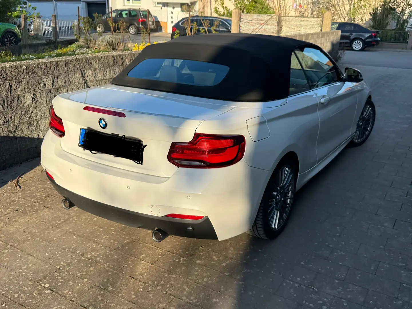 BMW 240 M240i xDrive Cabrio Aut. Bílá - 2