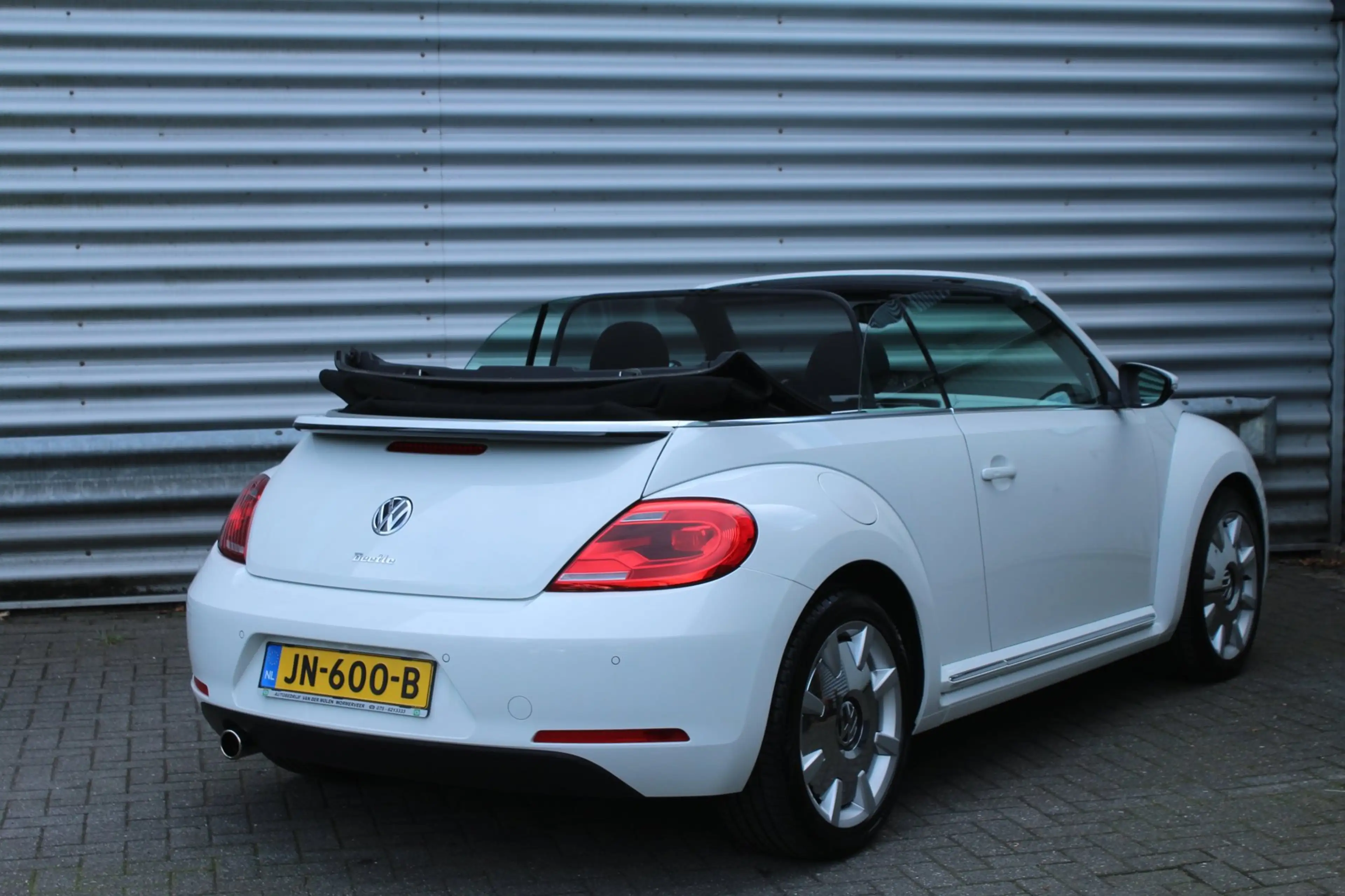 Volkswagen Beetle Cabriolet 1.2 TSI 105pk Design BlueMotion DSG6 NL- — photo 5