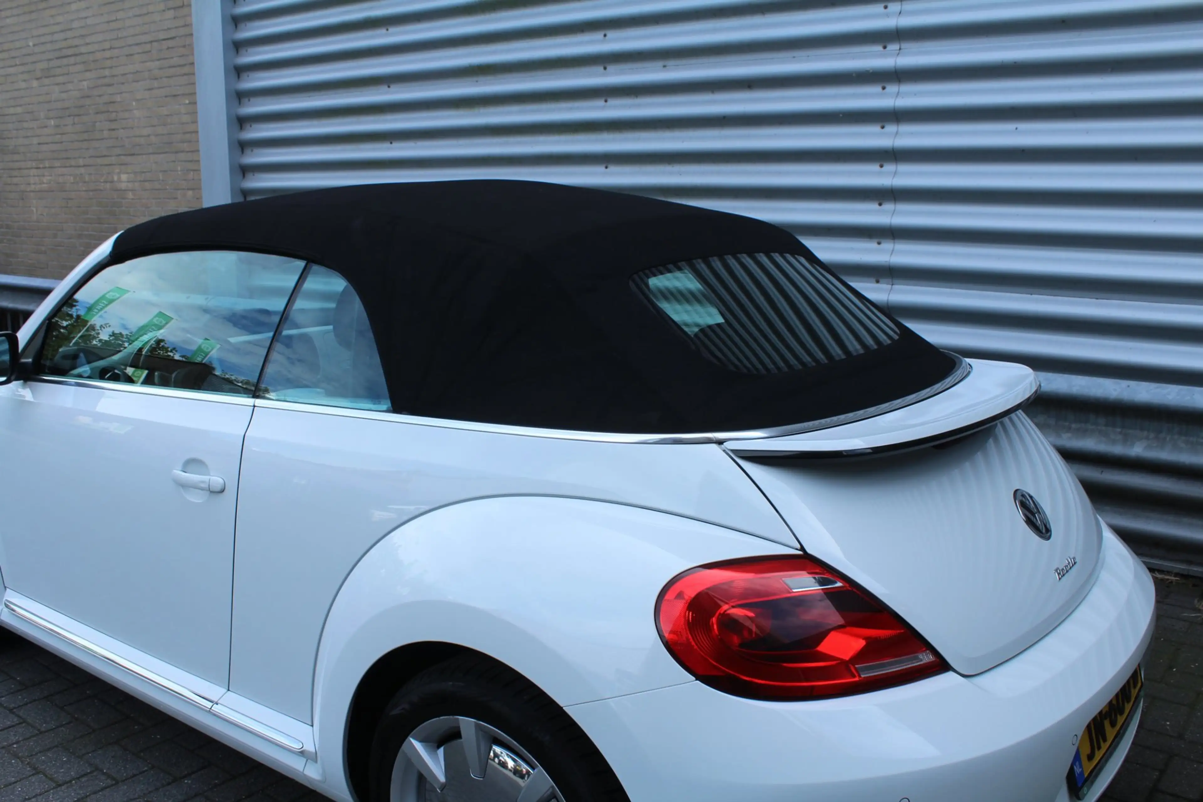 Volkswagen Beetle Cabriolet 1.2 TSI 105pk Design BlueMotion DSG6 NL- — photo 10