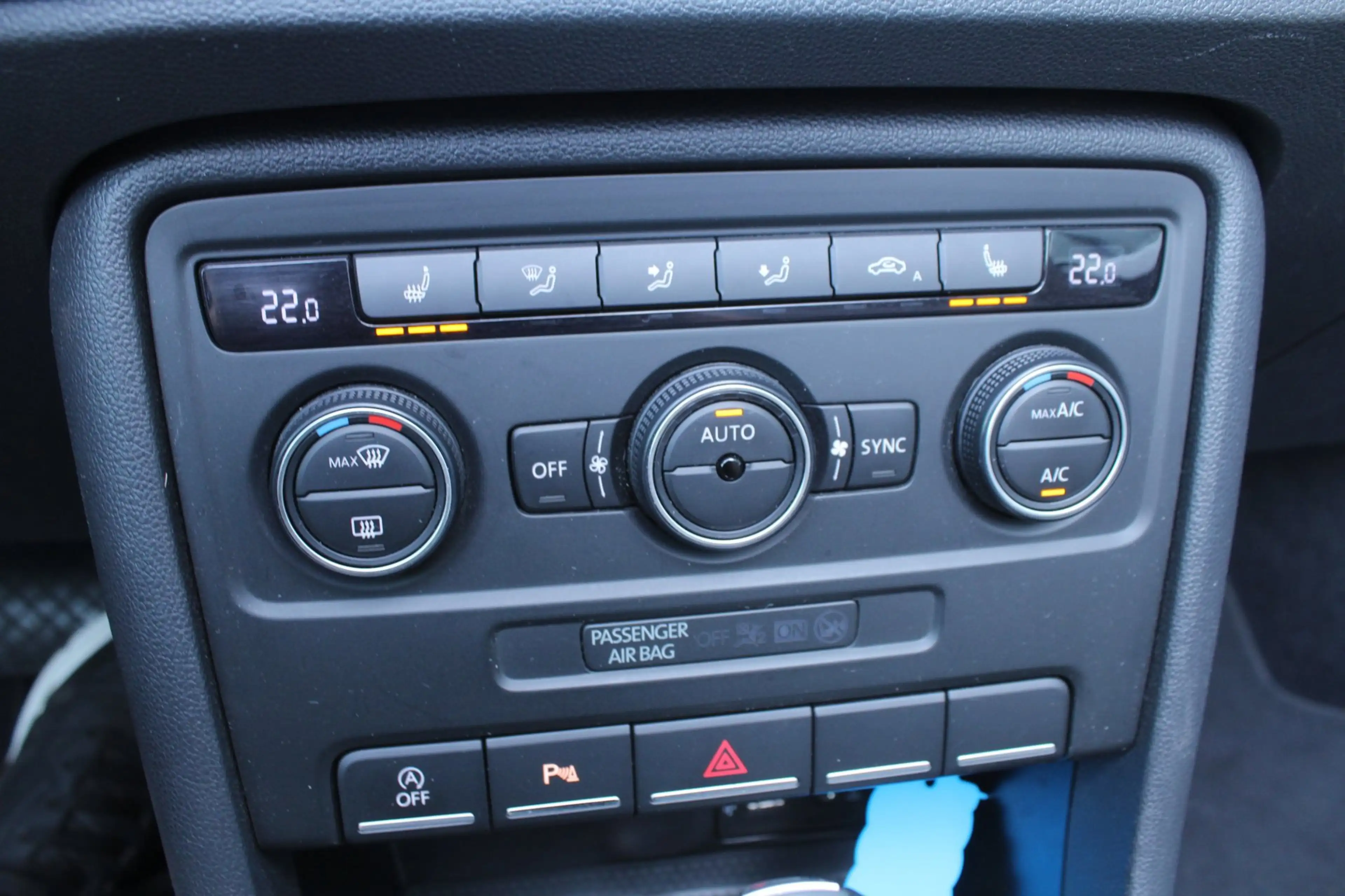 Volkswagen Beetle Cabriolet 1.2 TSI 105pk Design BlueMotion DSG6 NL- — photo 17