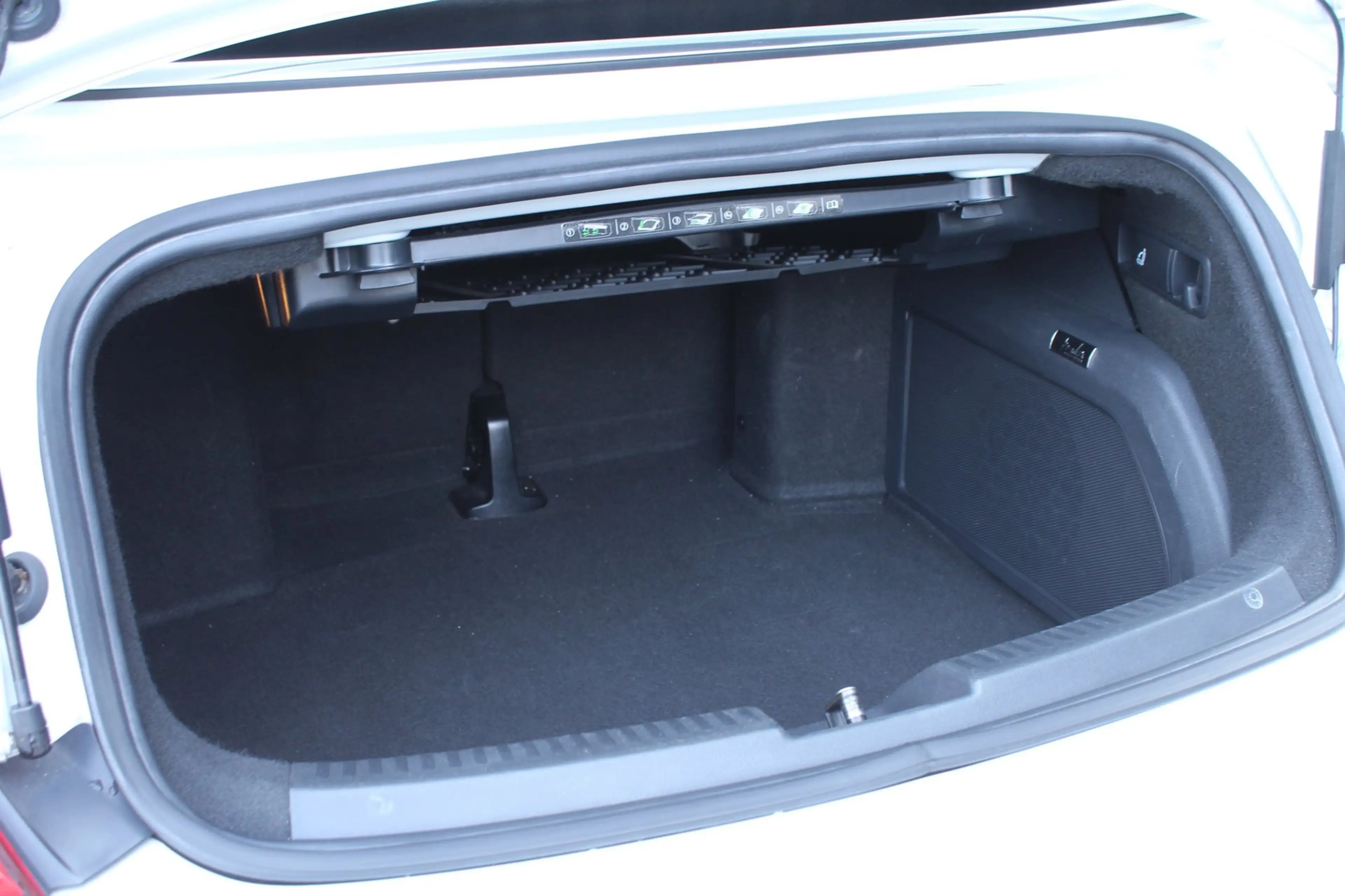 Volkswagen Beetle Cabriolet 1.2 TSI 105pk Design BlueMotion DSG6 NL- — photo 28