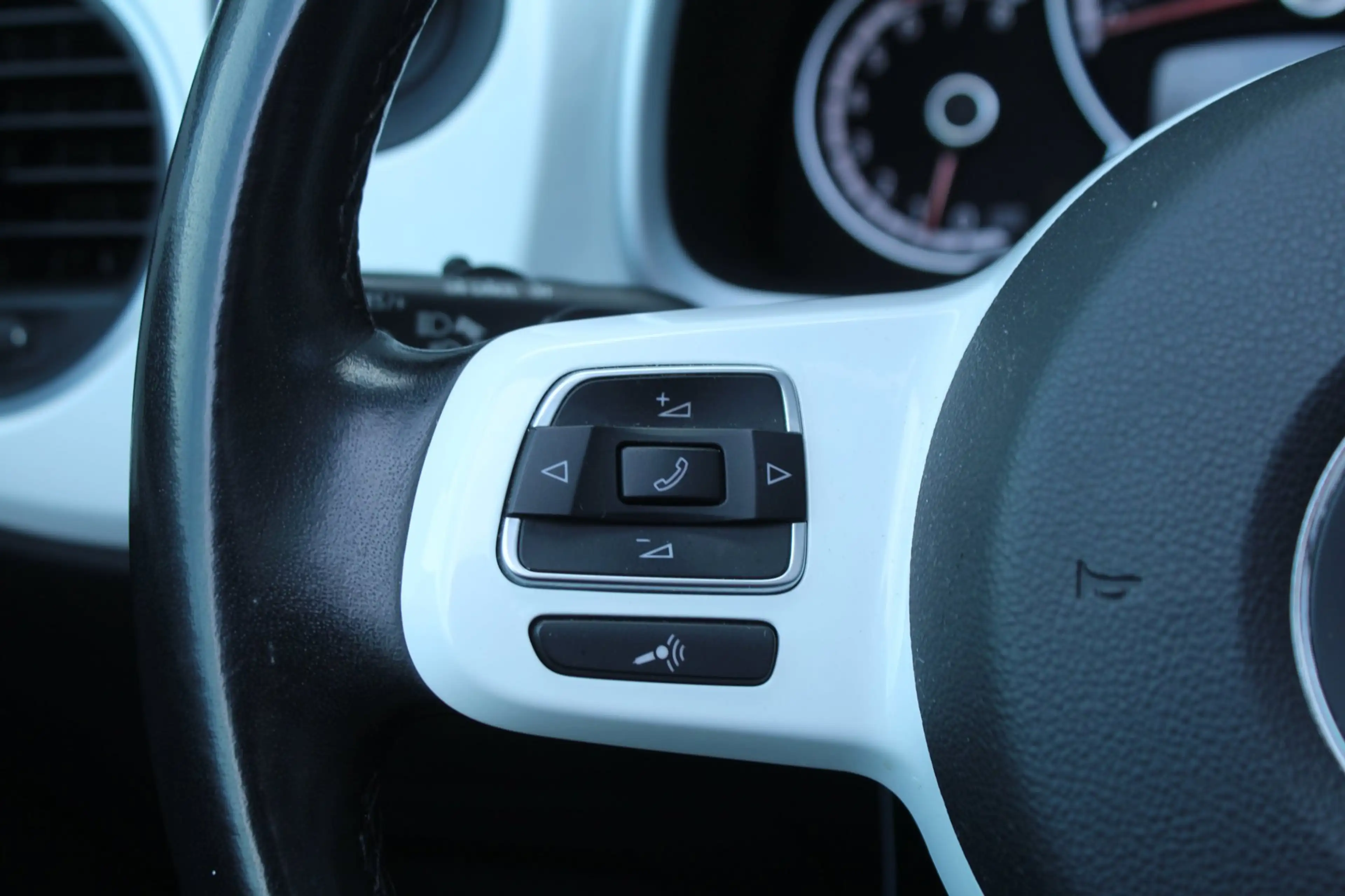 Volkswagen Beetle Cabriolet 1.2 TSI 105pk Design BlueMotion DSG6 NL- — photo 19