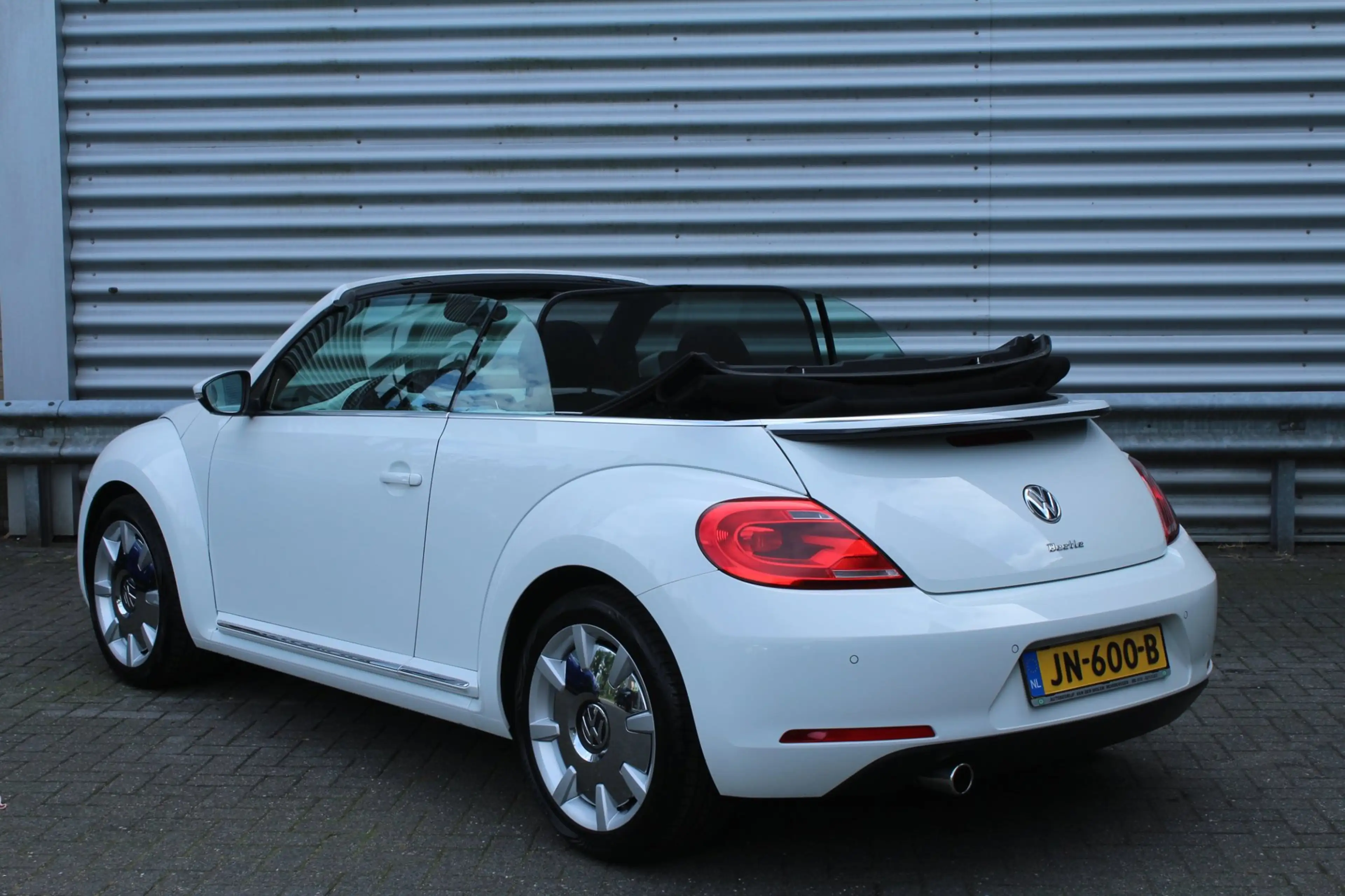 Volkswagen Beetle Cabriolet 1.2 TSI 105pk Design BlueMotion DSG6 NL- — photo 7