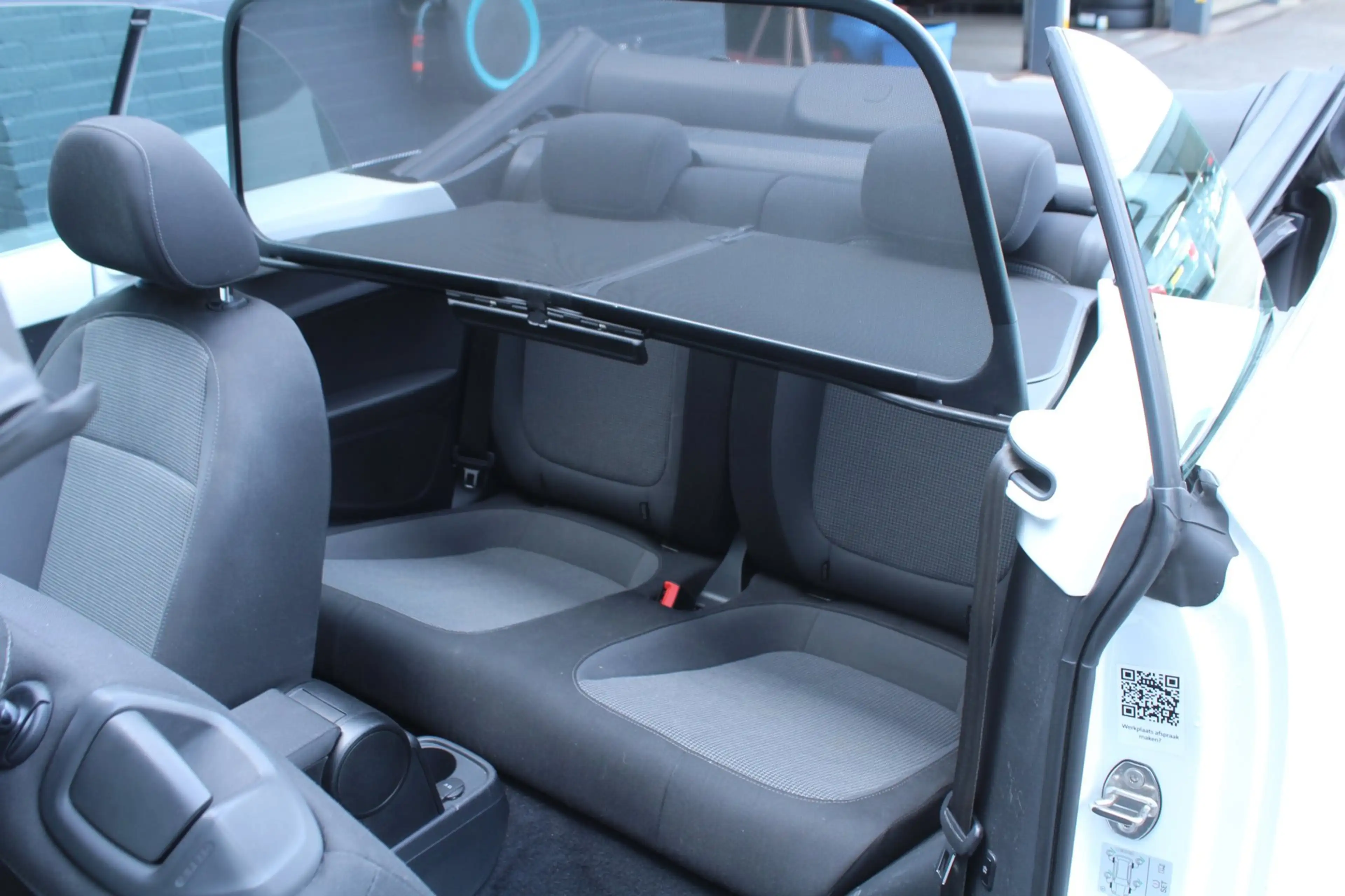 Volkswagen Beetle Cabriolet 1.2 TSI 105pk Design BlueMotion DSG6 NL- — photo 25