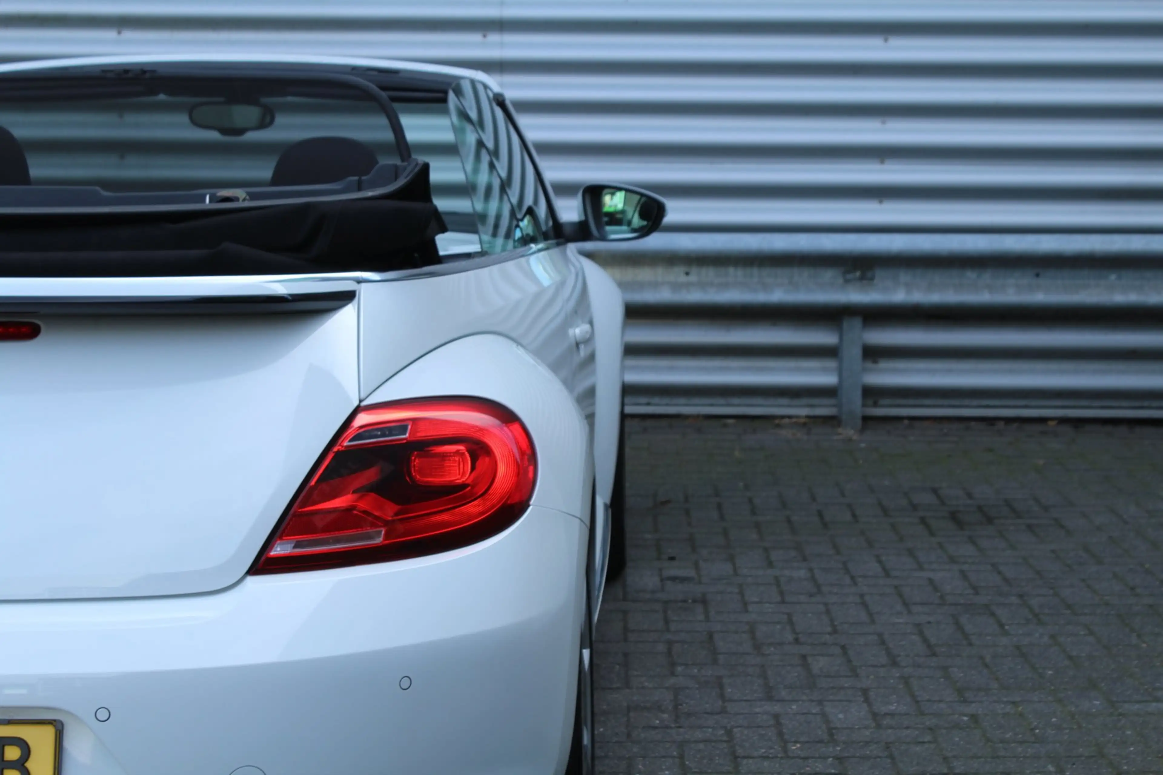 Volkswagen Beetle Cabriolet 1.2 TSI 105pk Design BlueMotion DSG6 NL- — photo 33