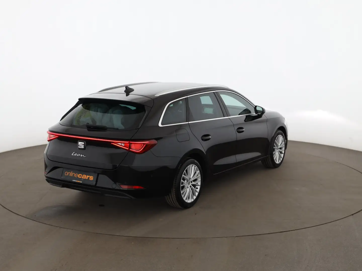 SEAT Leon ST 2.0 TDI Xcellence Aut LED AHK NAVI ASSIST Schwarz - 2