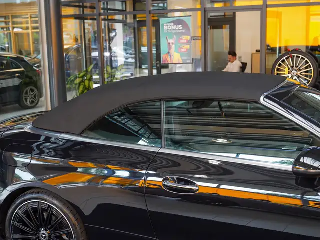 Mercedes-Benz Cle view 2
