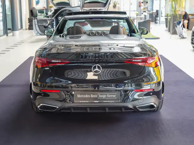 Mercedes-Benz Cle view 5