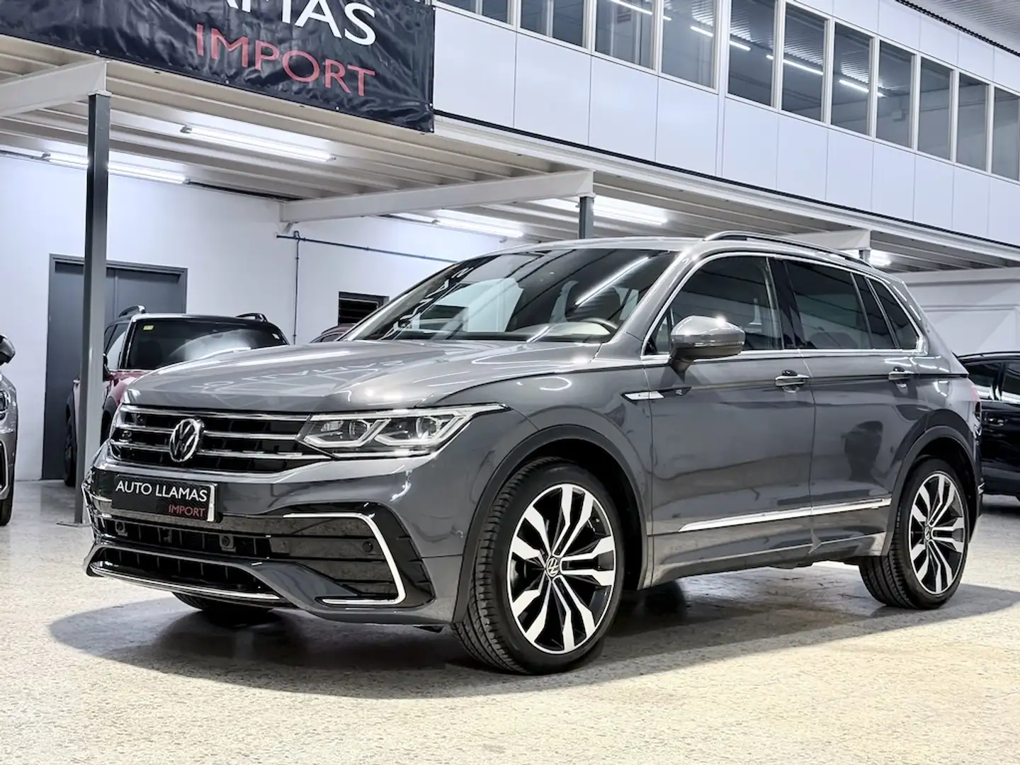 Volkswagen Tiguan 2.0TDI R-Line DSG 110kW Grau - 1