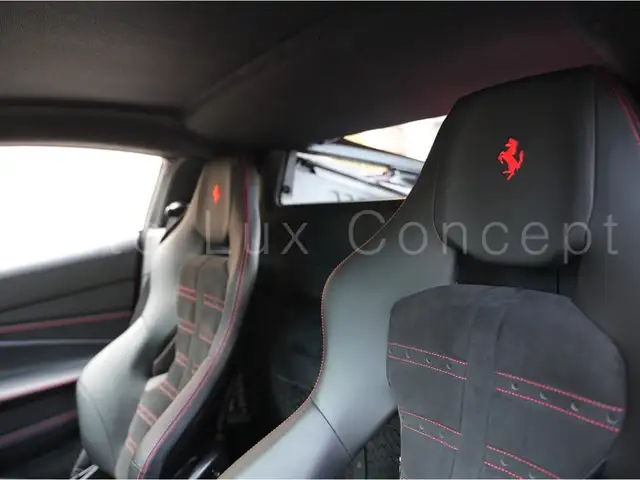 Ferrari F8 Tributo view 8
