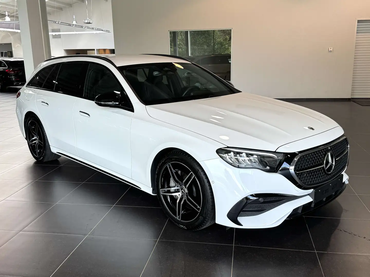 Mercedes-Benz E 300 e AMG Break Night Pack, Head-Up Display, Distronic Blanc - 2