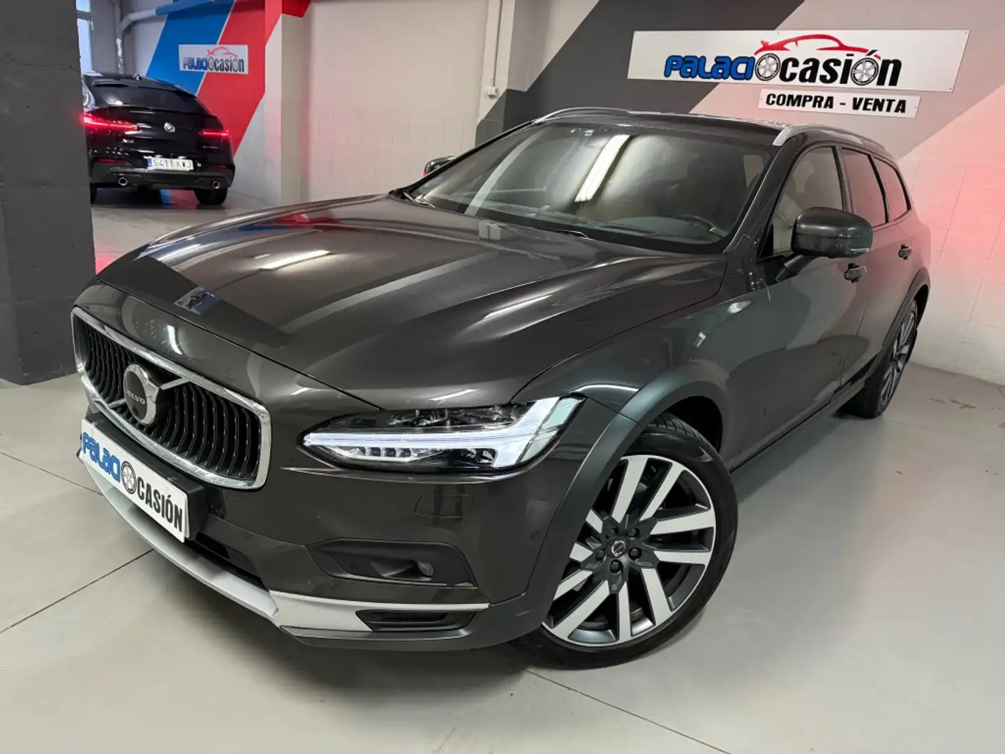 Volvo V90 Cross Country B5 Pro AWD Aut. Gris - 1