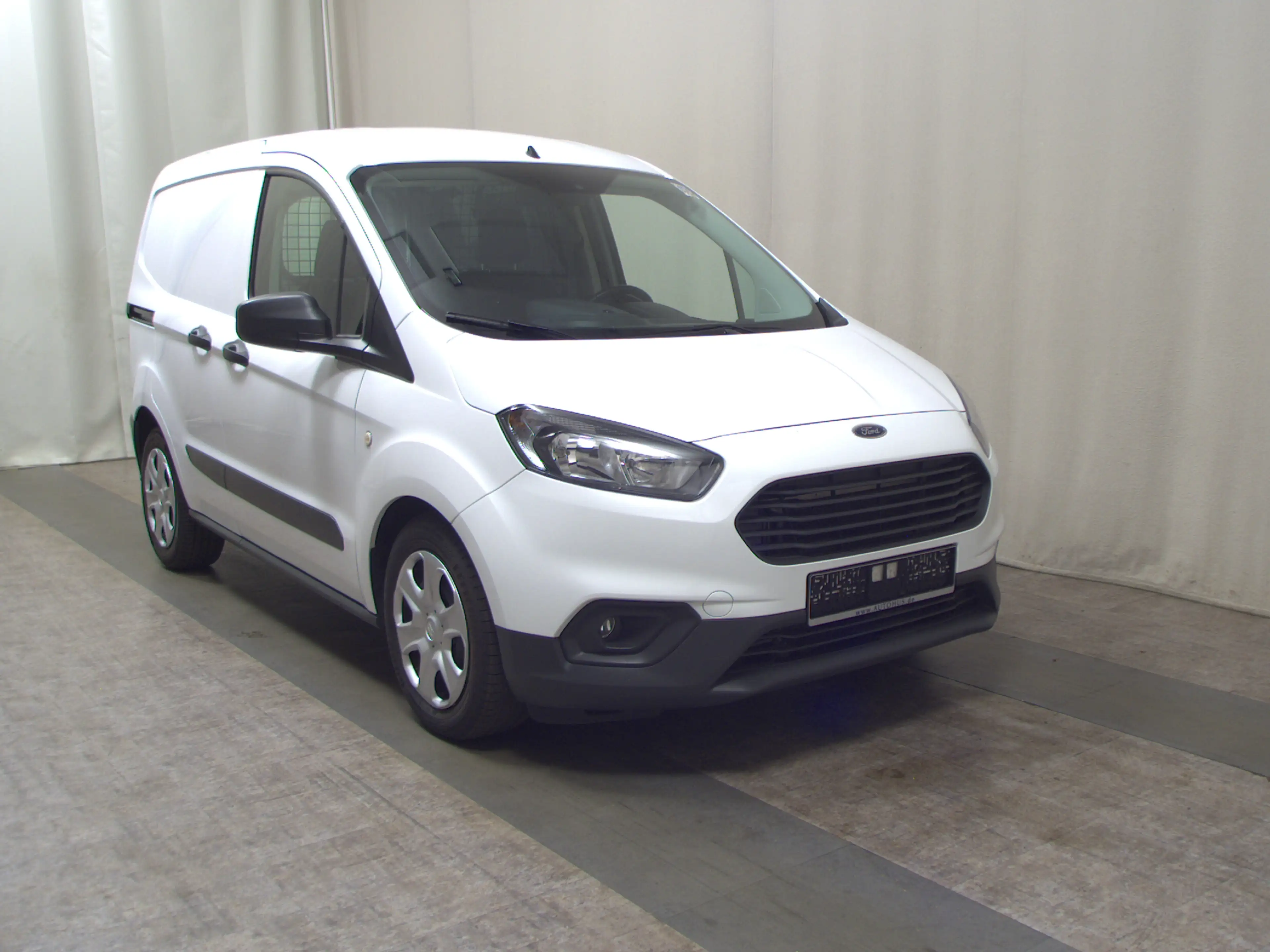 Ford Transit Courier 1.0 EcoBoost Trend Navi PDC — photo 3