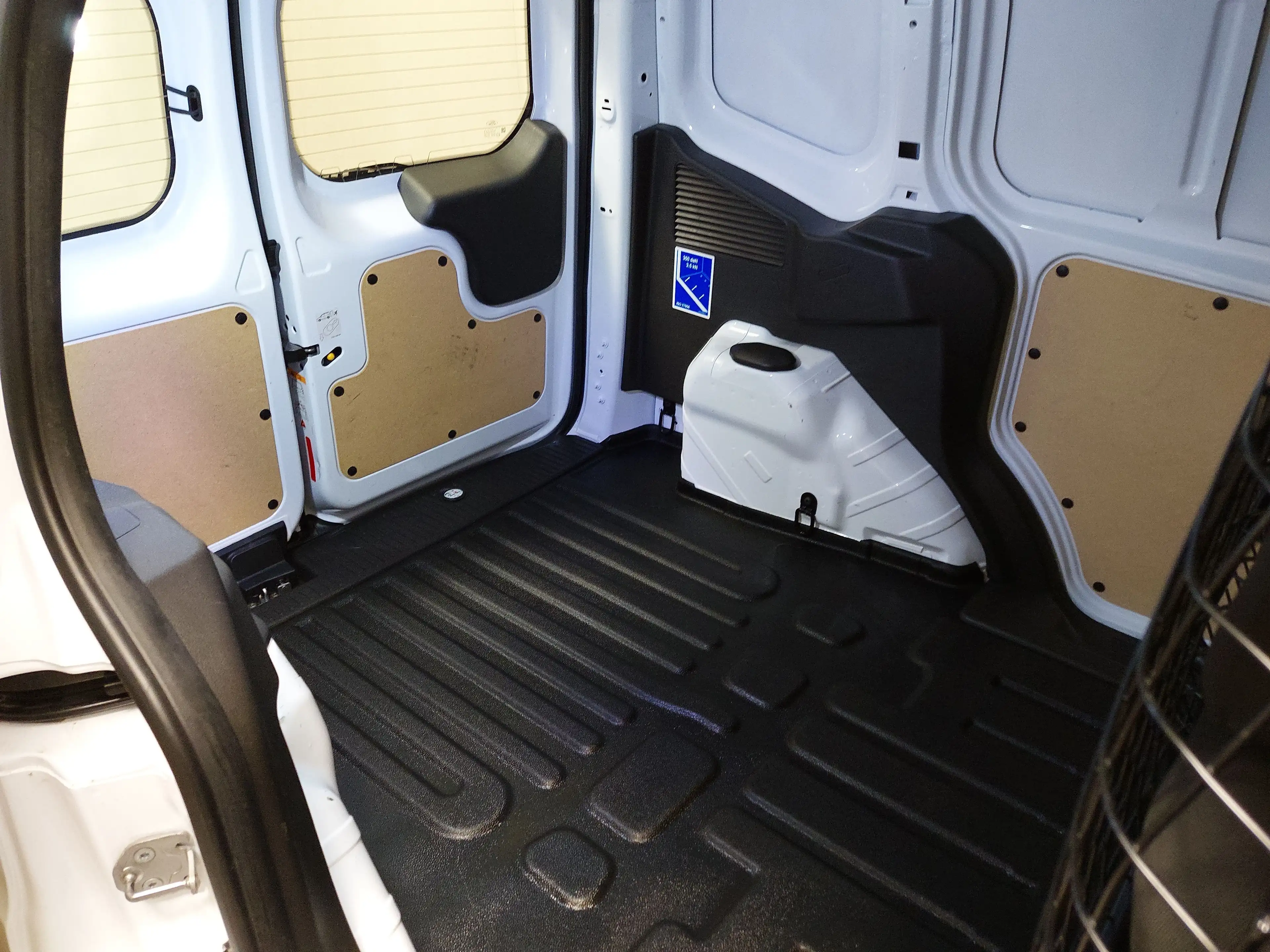 Ford Transit Courier 1.0 EcoBoost Trend Navi PDC — photo 12
