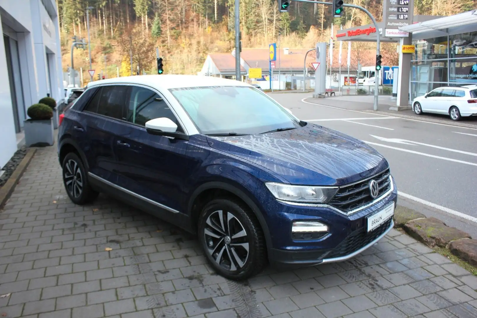 Volkswagen T-Roc IQ.DRIVE 1.6 TDI Navi,PDC,ACC,BT Blau - 2