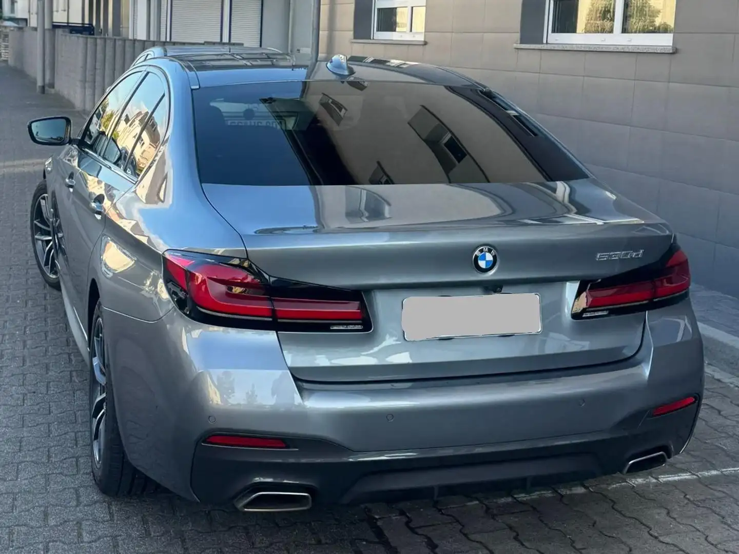BMW 530 530d Aut. Grau - 2