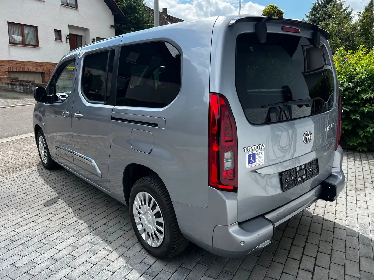 Toyota Proace City Verso L2 Rollstuhl Shuttle Grau - 1