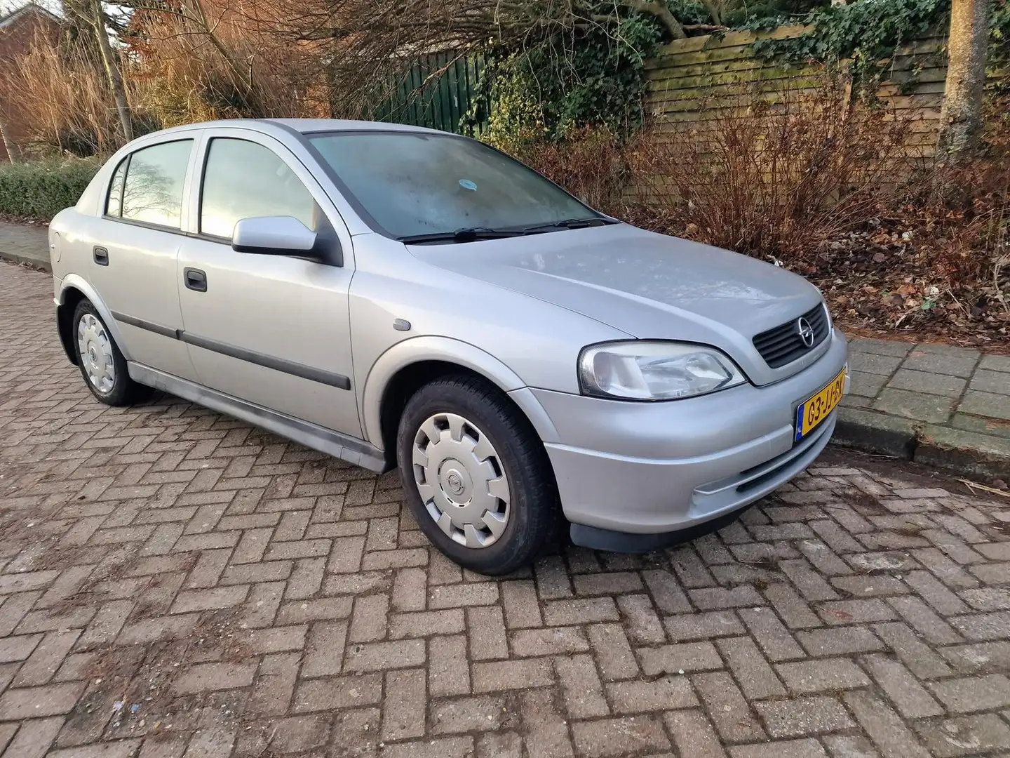 Opel Astra 1.6 GL Gris - 2
