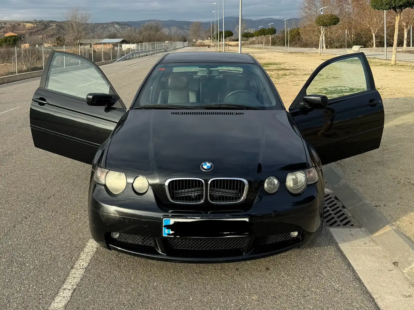 BMW 320 td Compact Negro - 2