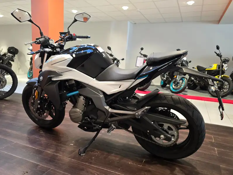 CFMOTO 650 NK - foto 5